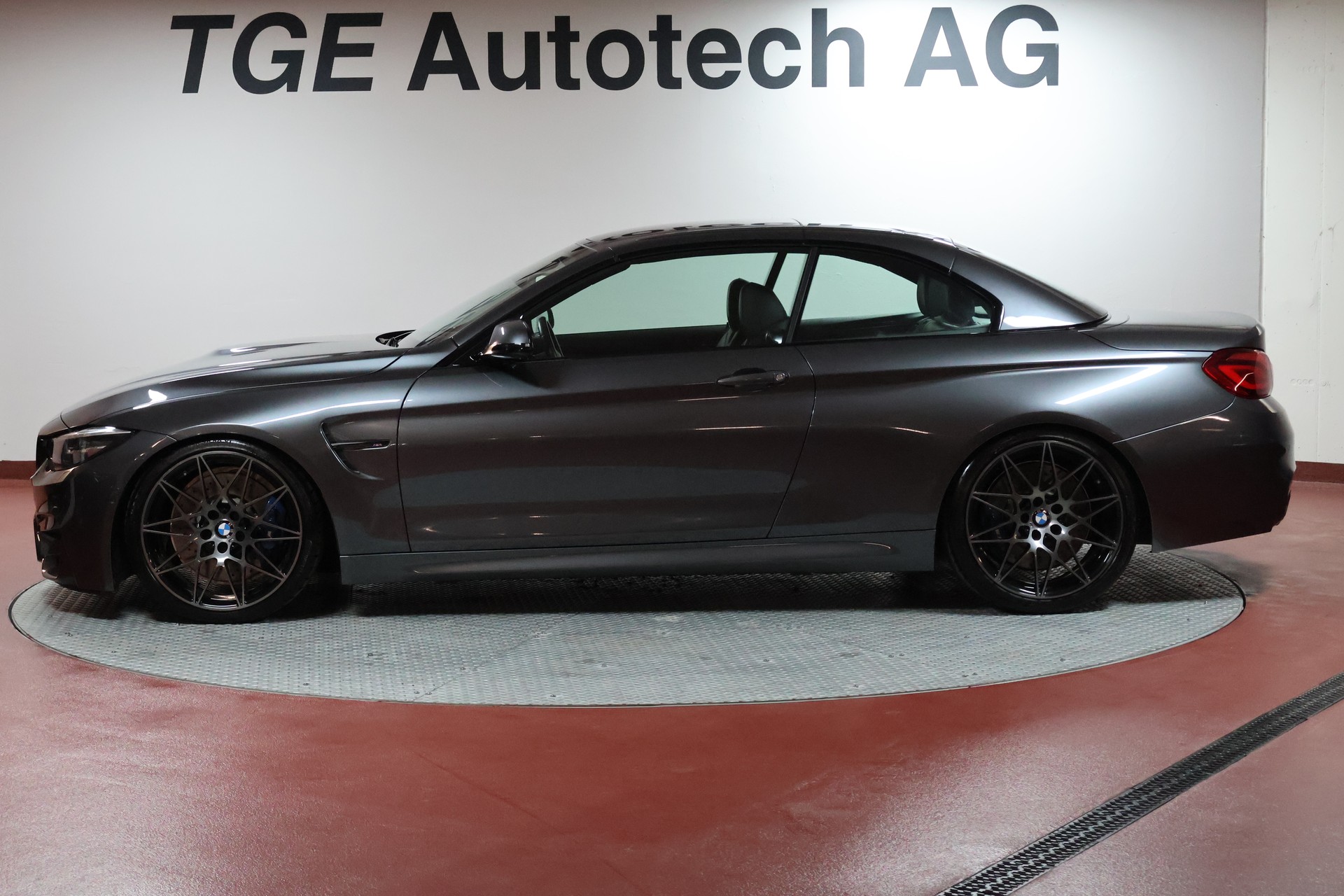 BMW M4 Cabriolet Drivelogic M Competition-image-3