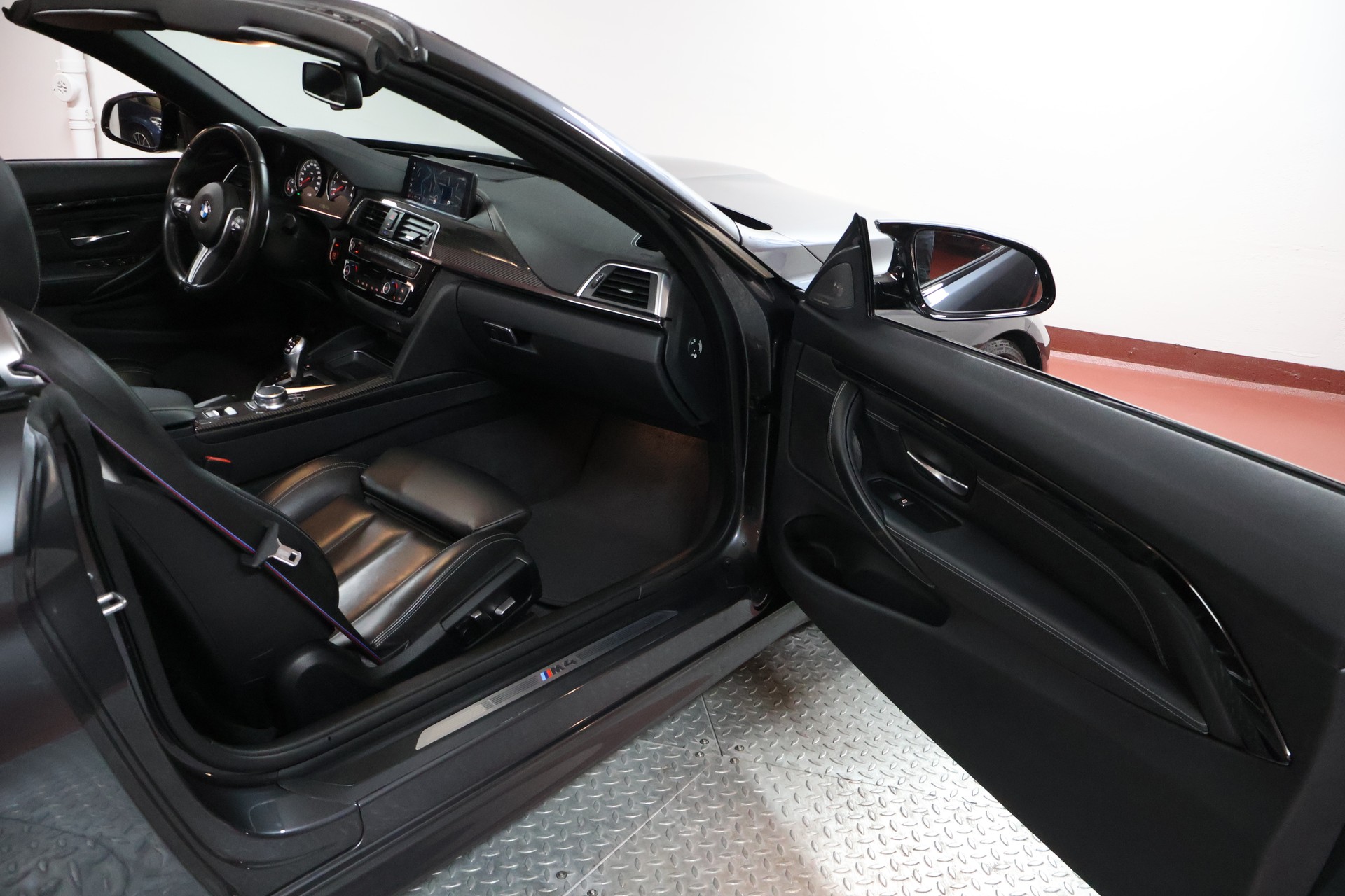 BMW M4 Cabriolet Drivelogic M Competition-image-14