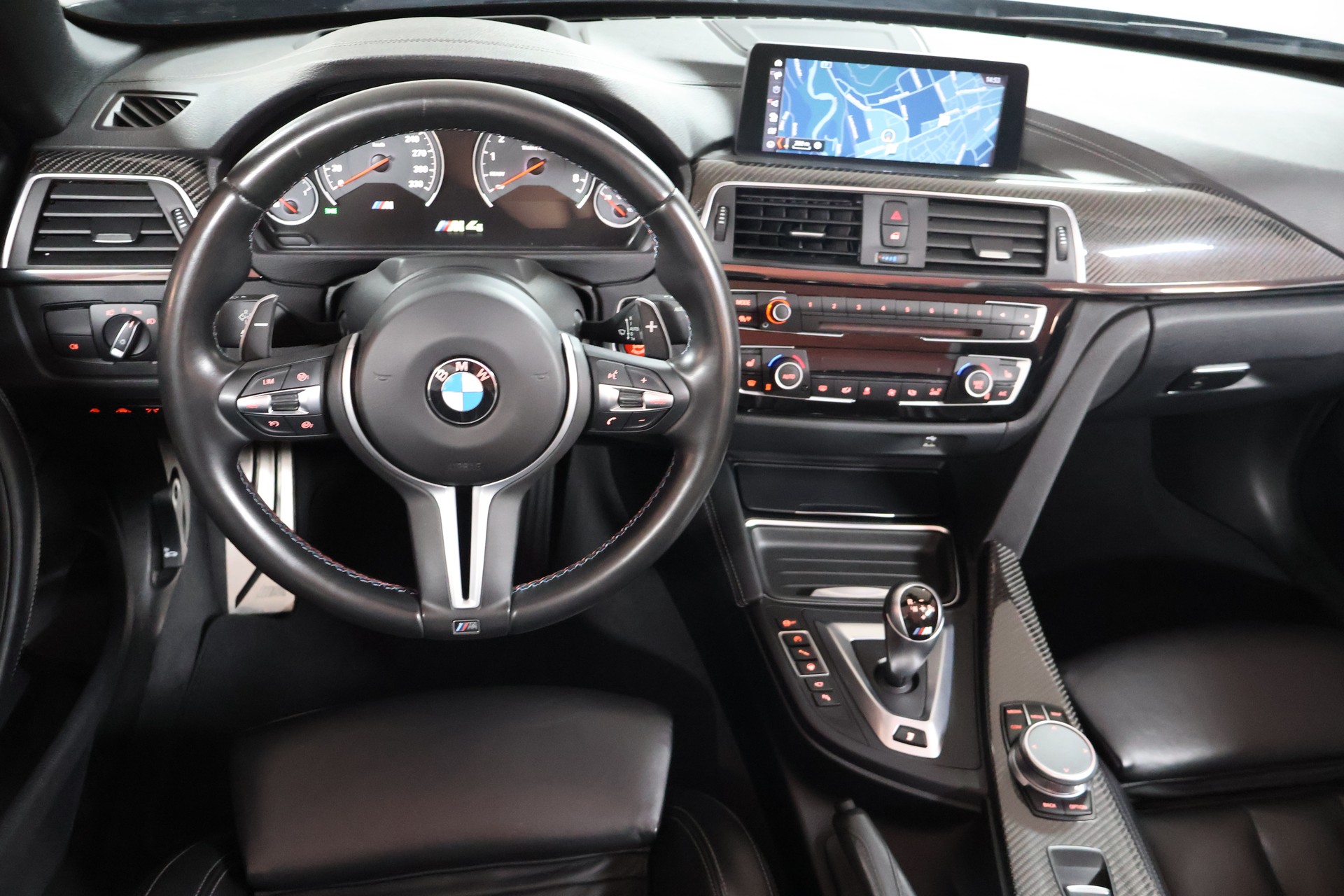 BMW M4 Cabriolet Drivelogic M Competition-image-9
