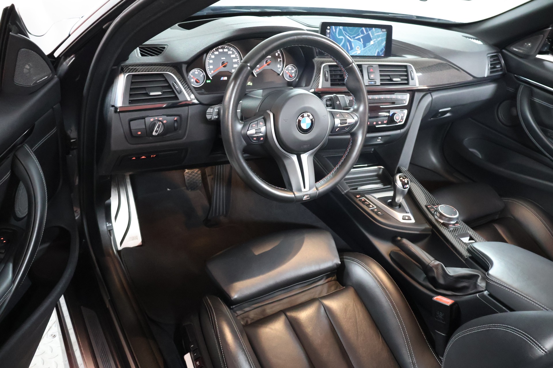 BMW M4 Cabriolet Drivelogic M Competition-image-8