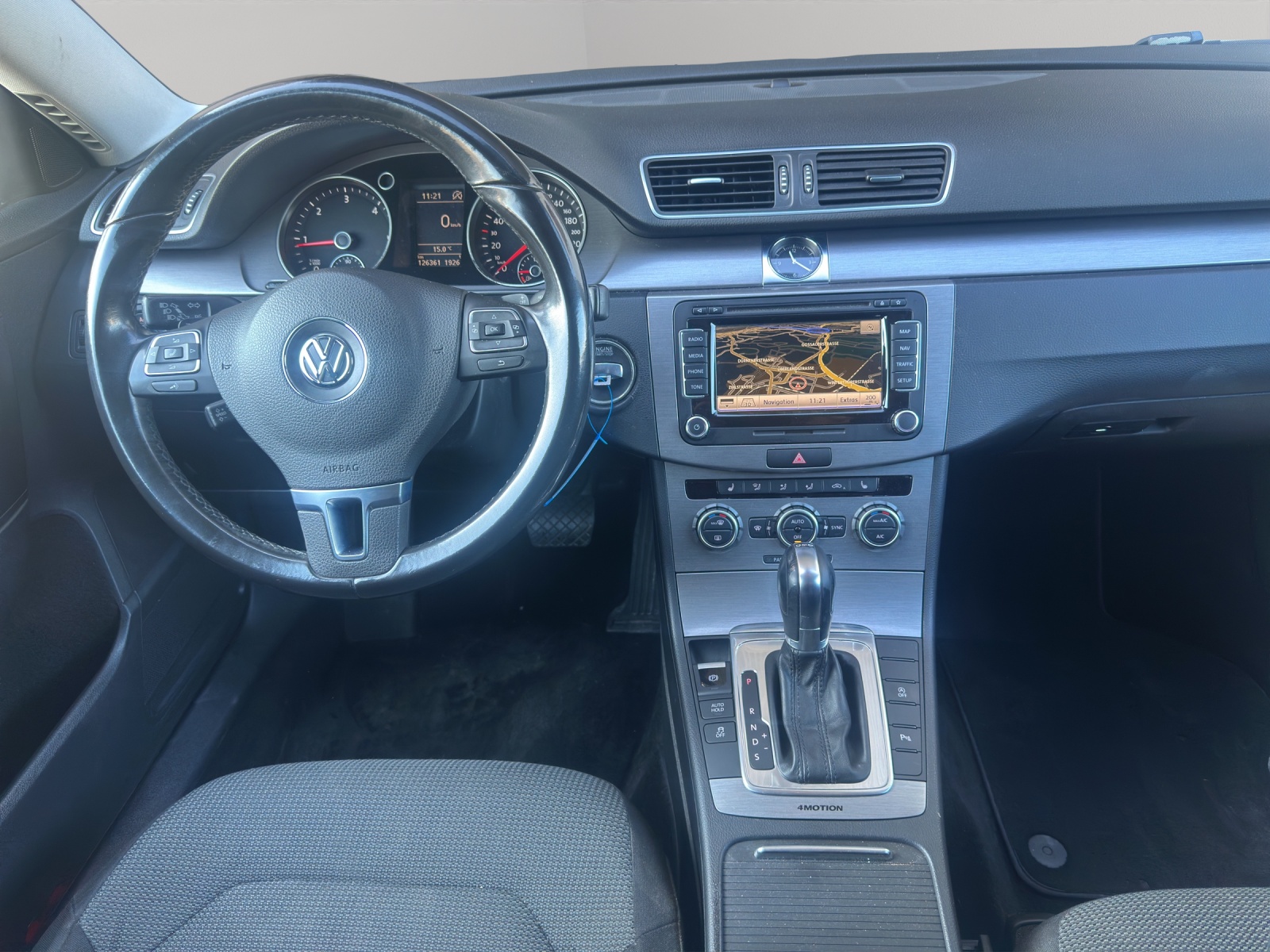VW Passat Variant 2.0 TDI BMT Highline 4MDSG-image-9