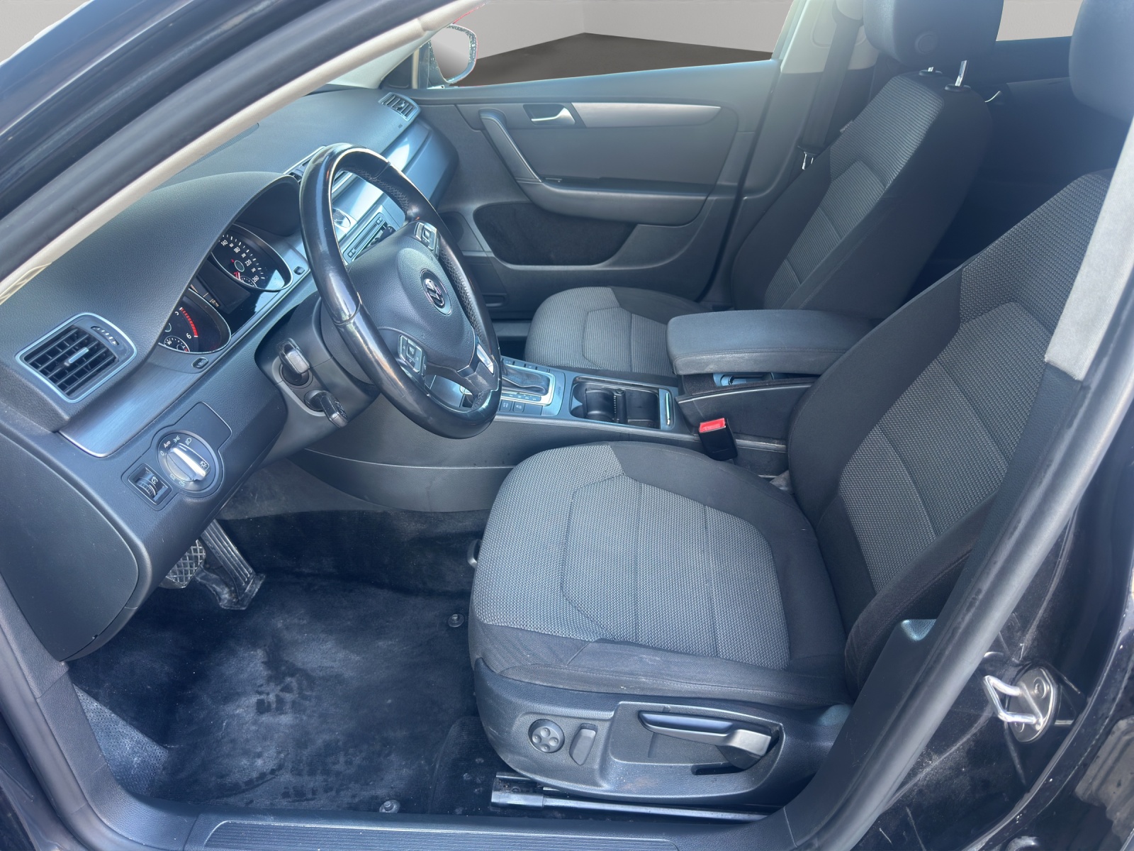 VW Passat Variant 2.0 TDI BMT Highline 4MDSG-image-10