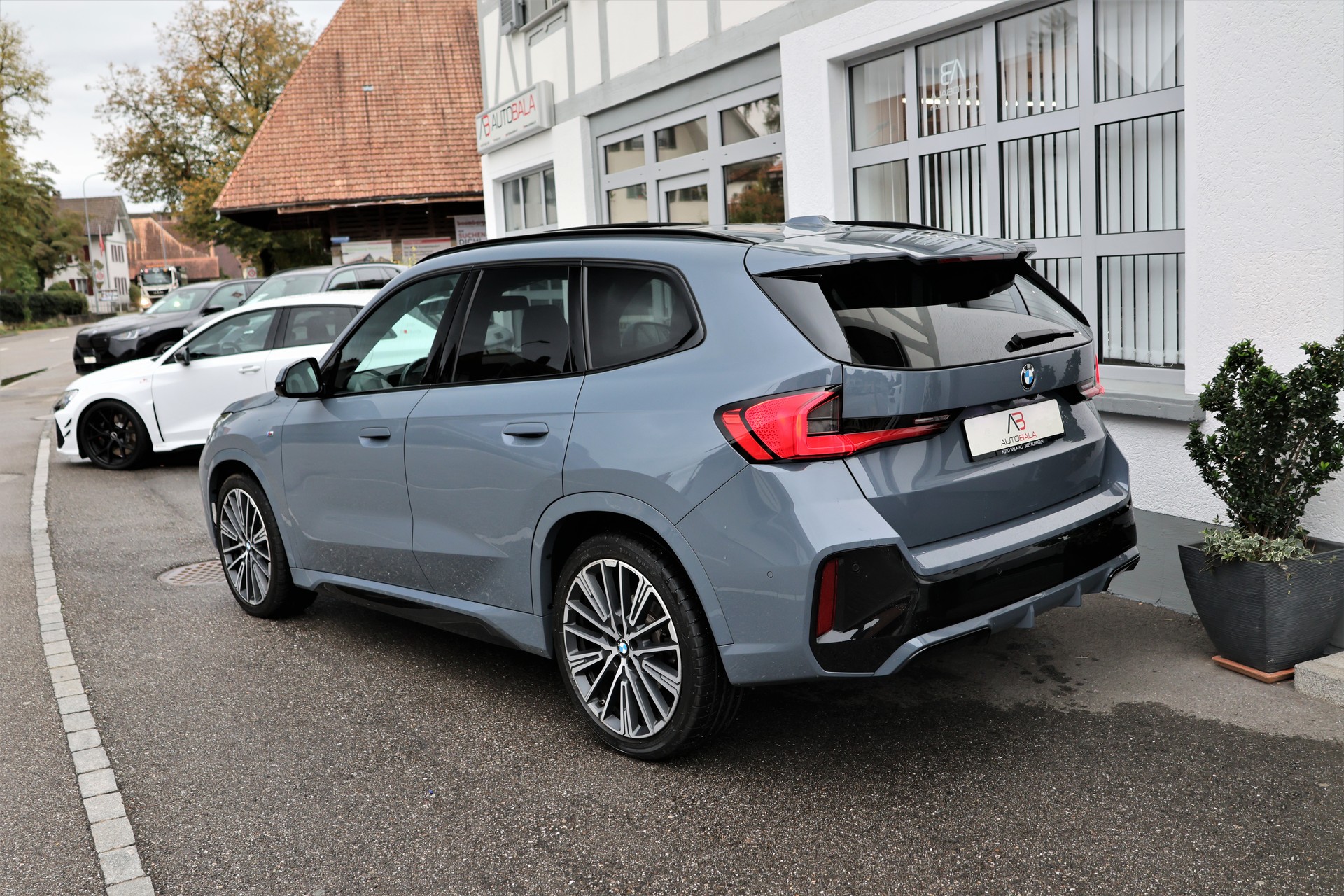 BMW X1 xDrive 23i 48V M Sport (CH)-image-7