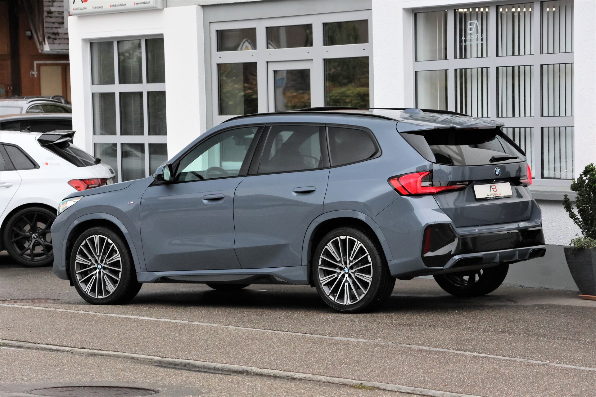 BMW X1 xDrive 23i 48V M Sport (CH)-image-4