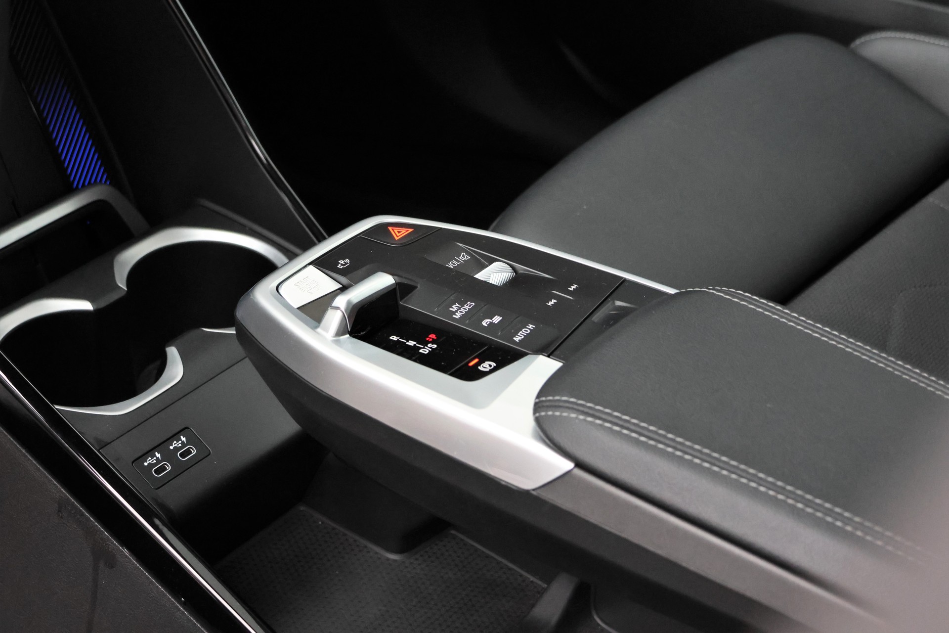 BMW X1 xDrive 23i 48V M Sport (CH)-image-12