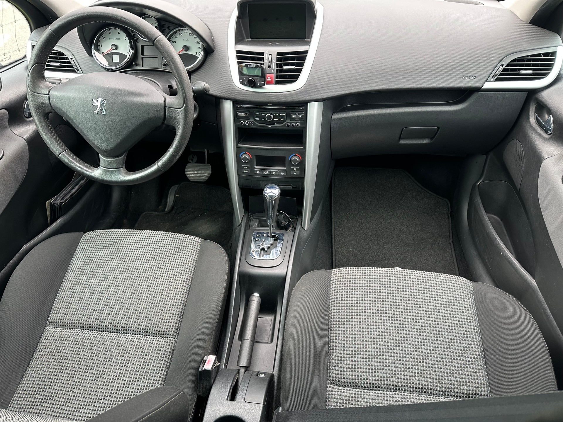 PEUGEOT 207 SW 1.6 16V Sport Automatic-image-7