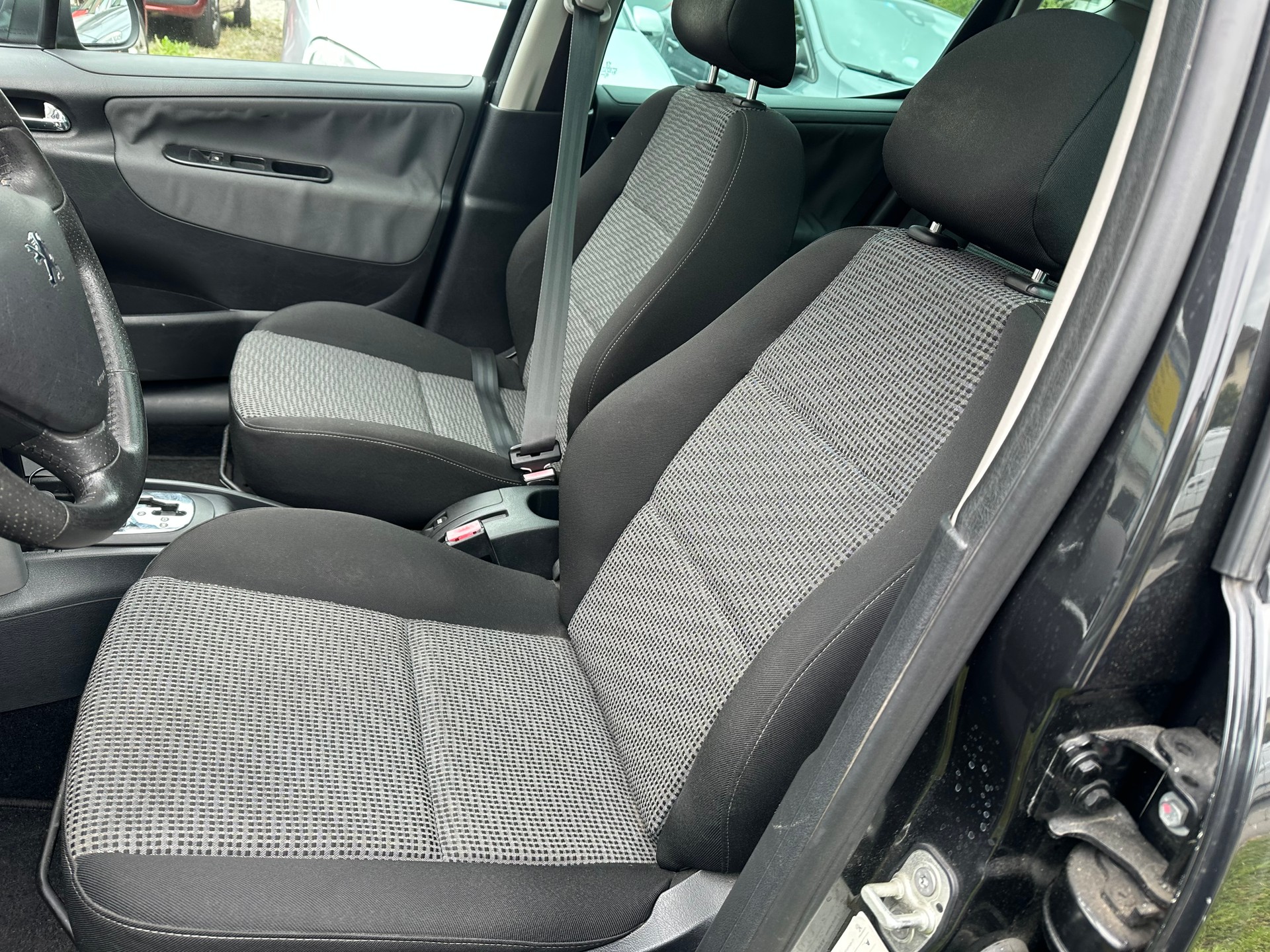 PEUGEOT 207 SW 1.6 16V Sport Automatic-image-6