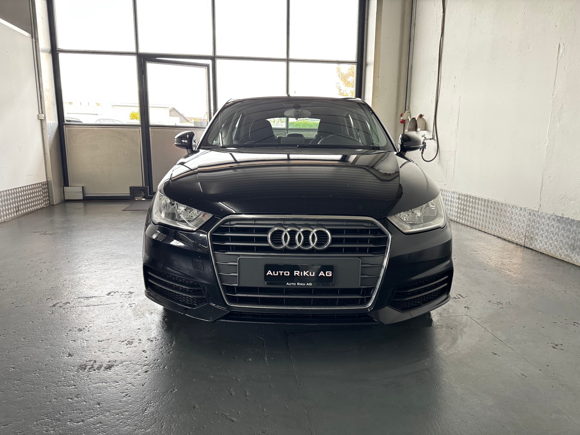 AUDI A1 Sportback 1.0 TFSI-image-3