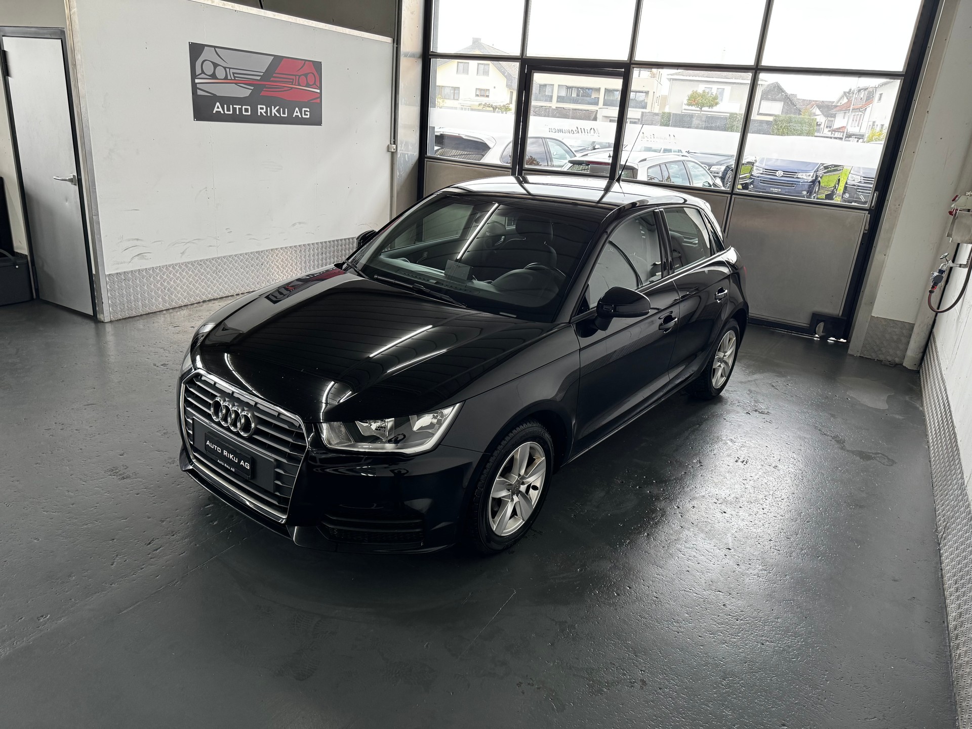 AUDI A1 Sportback 1.0 TFSI-image-4
