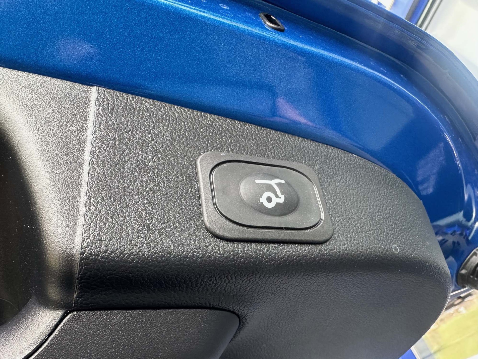 FORD Focus Station Wagon 1.0i EcoB Hybrid 155 Active X-image-6