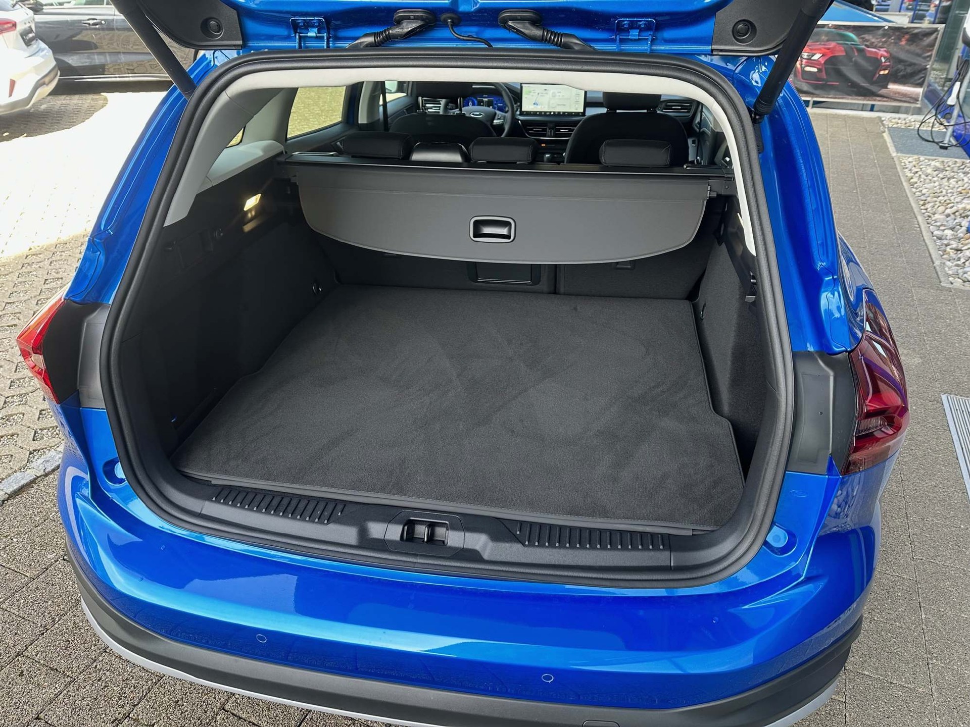 FORD Focus Station Wagon 1.0i EcoB Hybrid 155 Active X-image-5