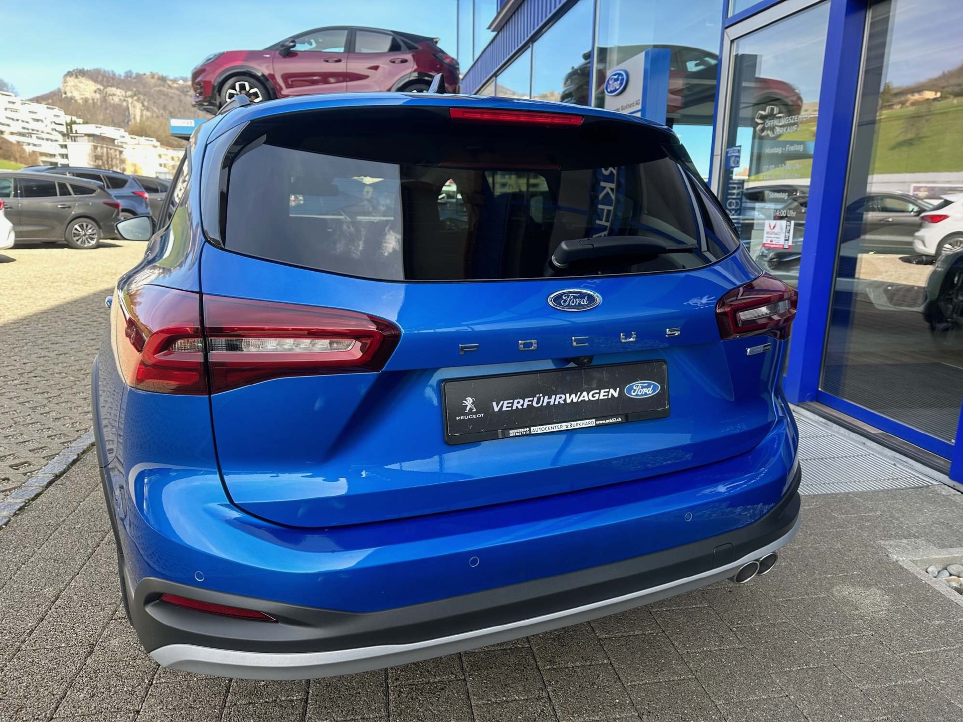 FORD Focus Station Wagon 1.0i EcoB Hybrid 155 Active X-image-4