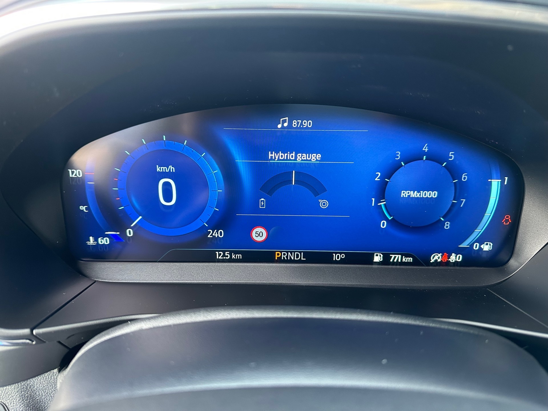 FORD Focus Station Wagon 1.0i EcoB Hybrid 155 Active X-image-13