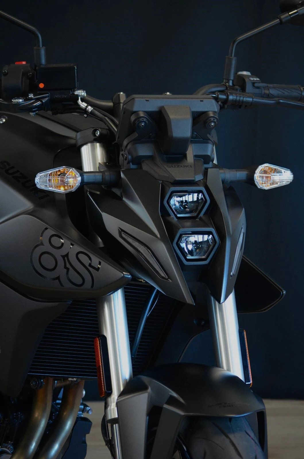 SUZUKI GSX-8S MY23-showroom-element-2