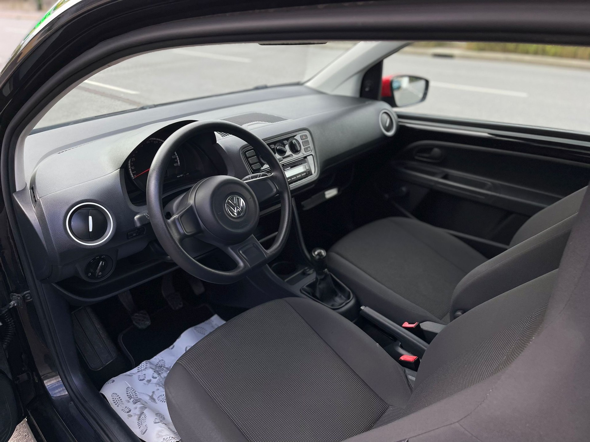 VW Up 1.0 take up-image-8