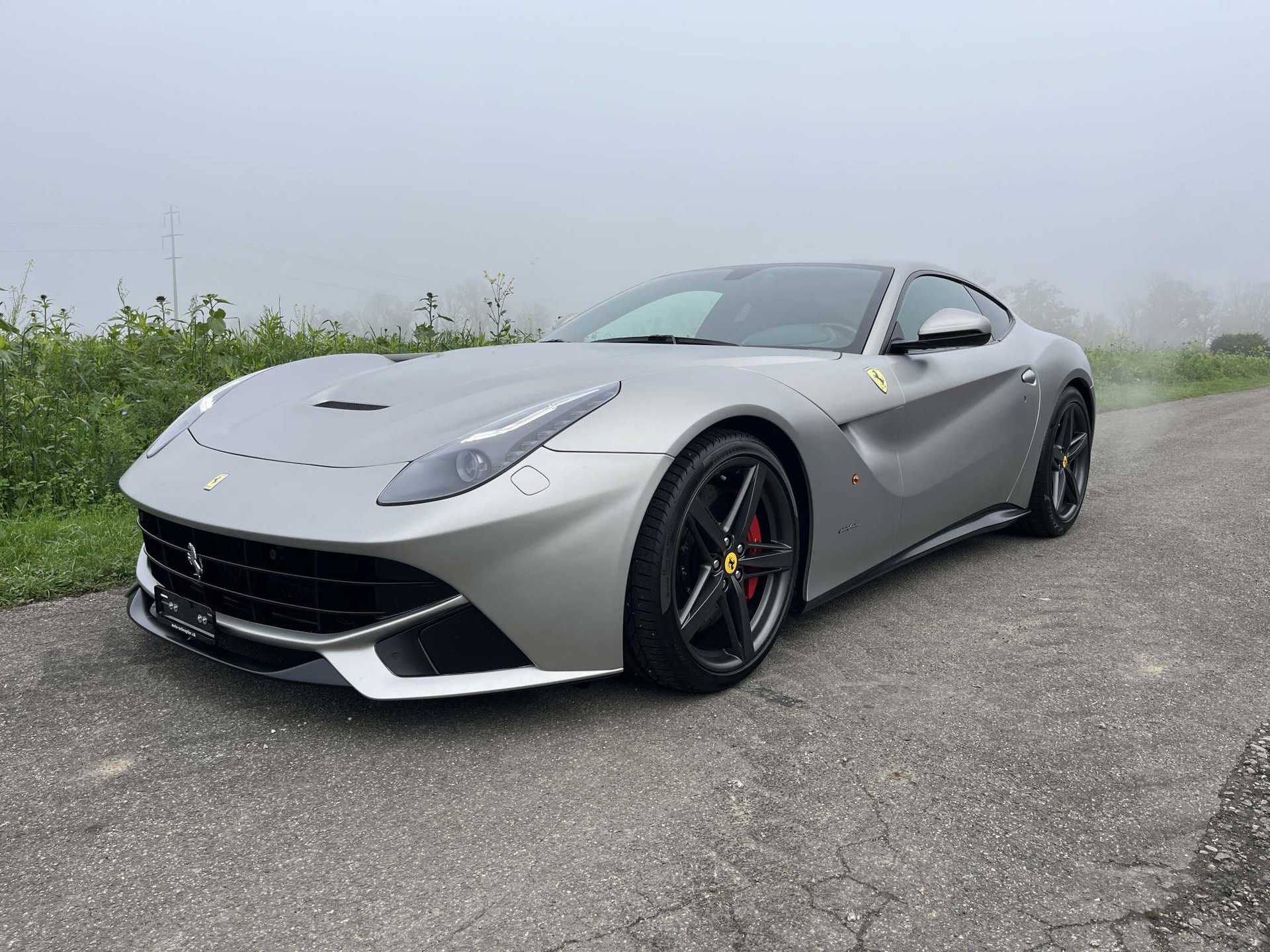 FERRARI F12-image-1