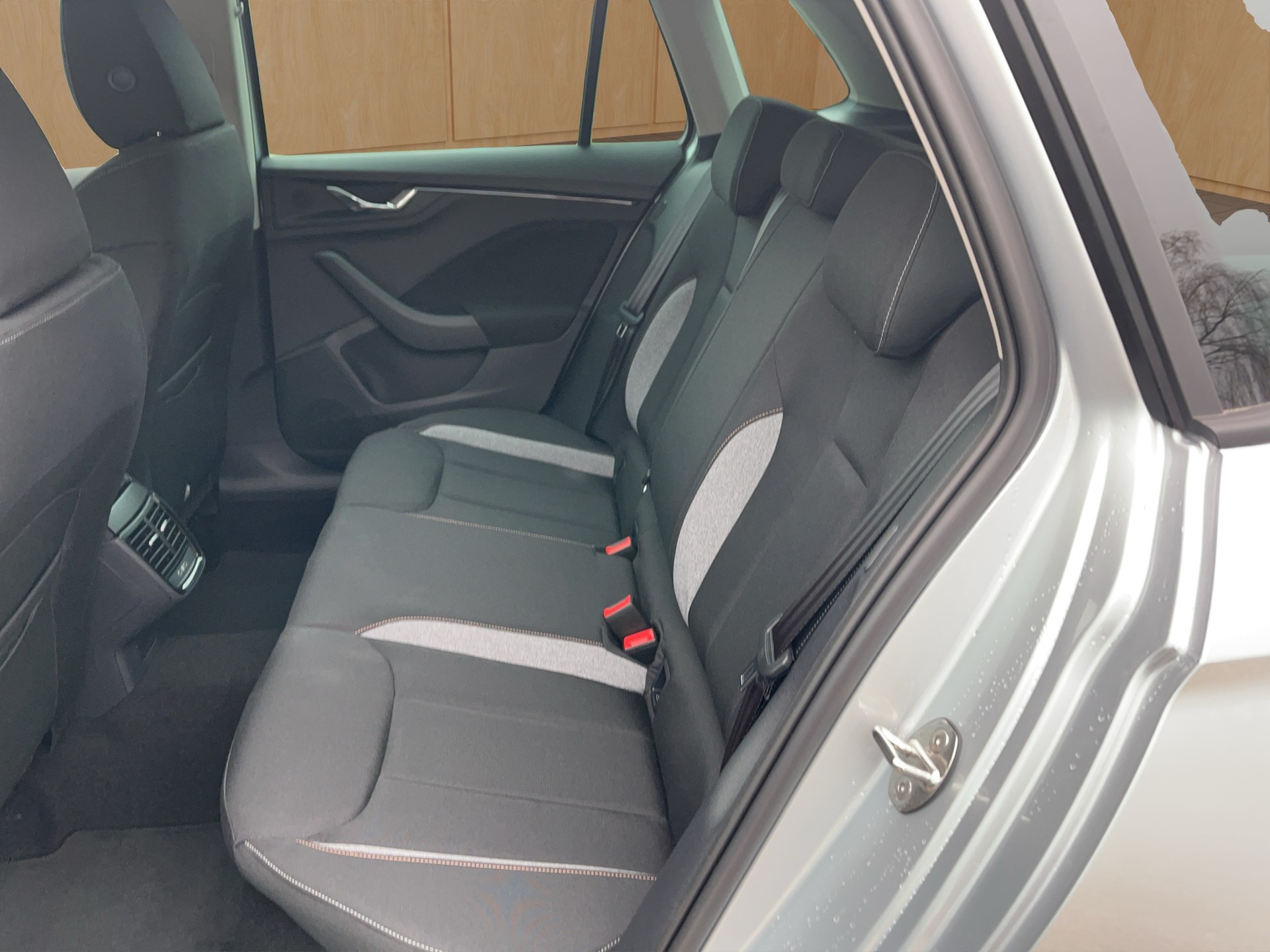 SKODA Kamiq 1.0 TSI Dynamic DSG-image-8