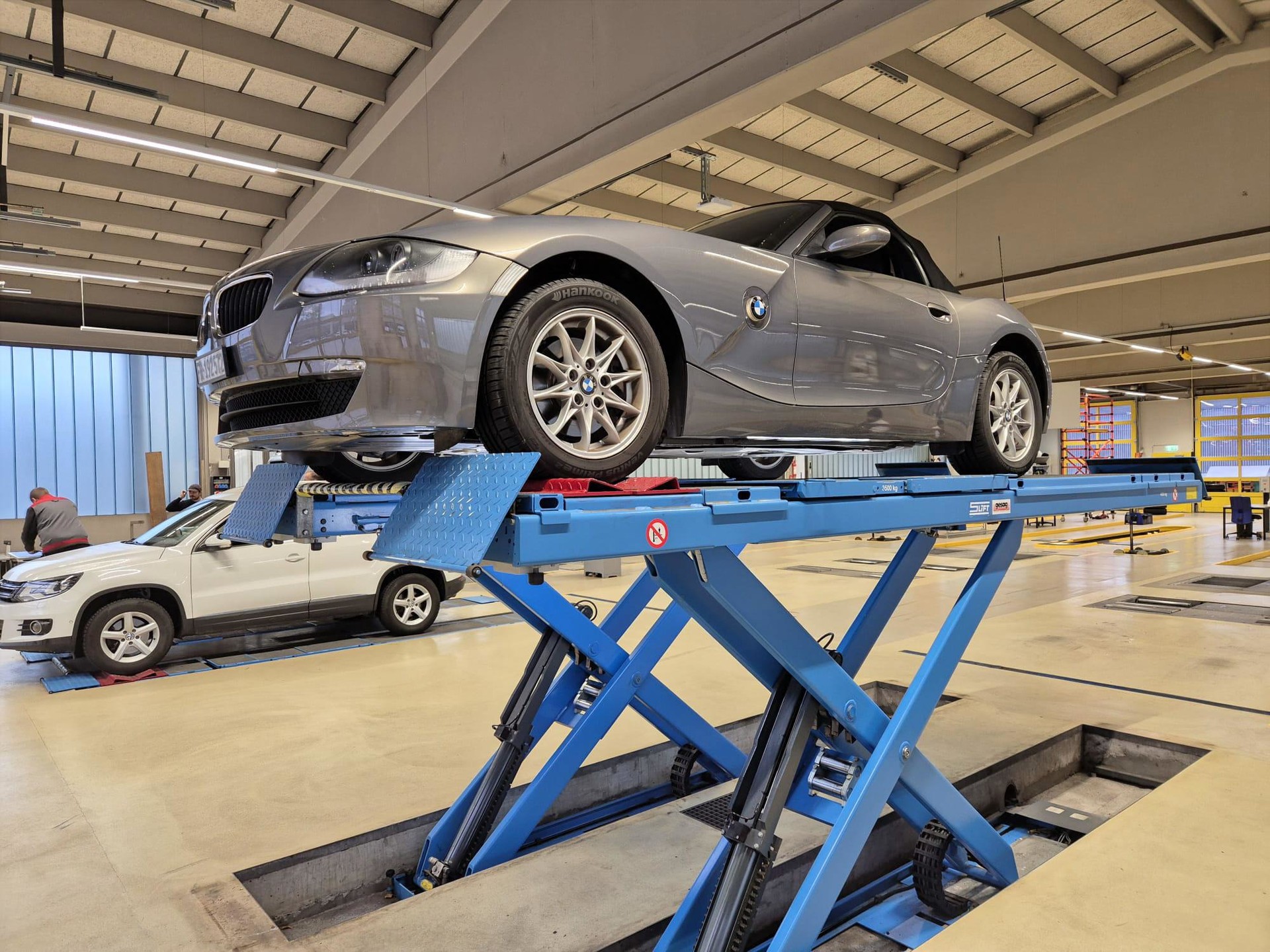 BMW Z4 2.5si Roadster-image-1