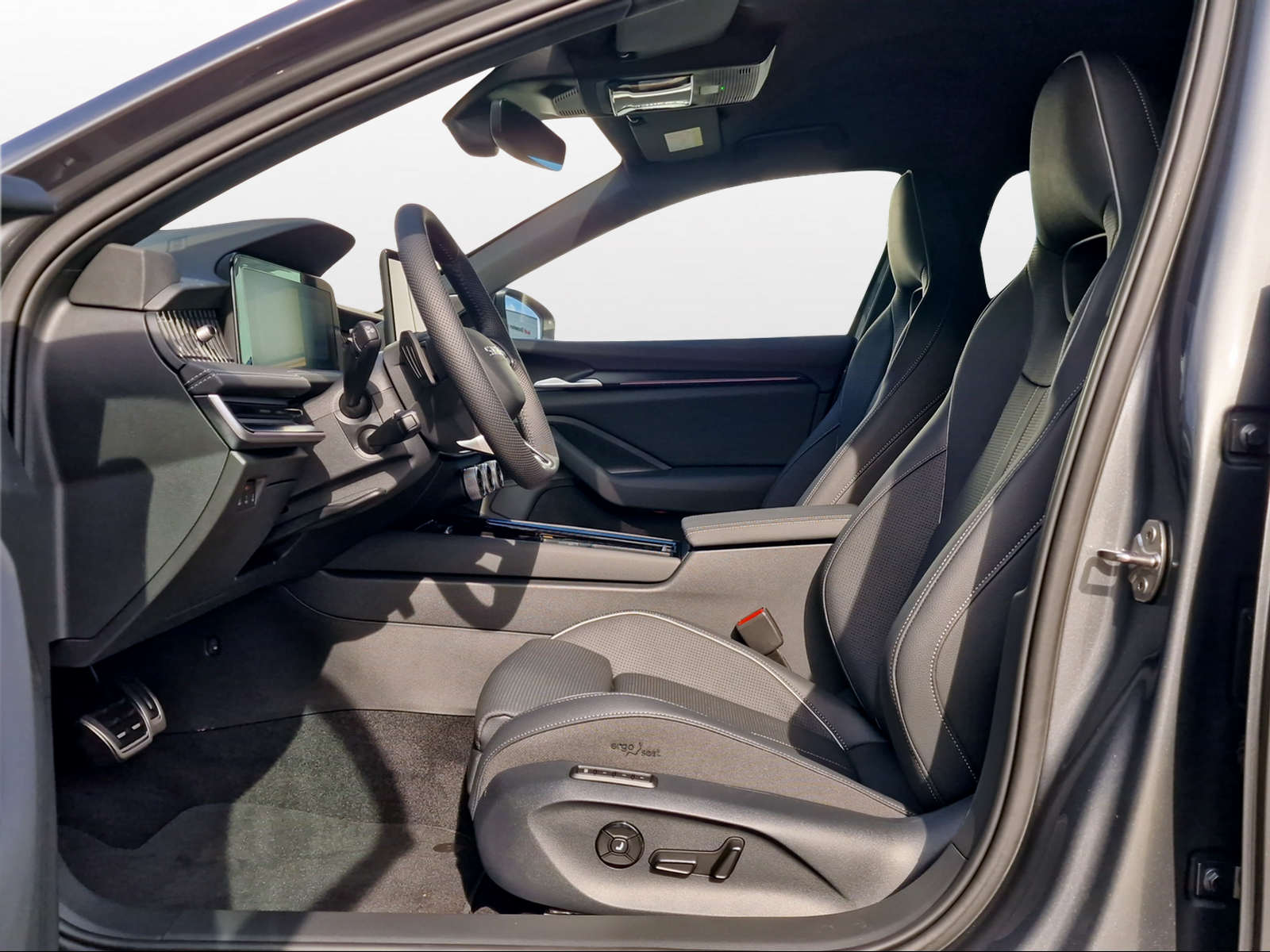 SKODA Superb Combi 2.0 TSI Sportline 4x4 DSG-image-6