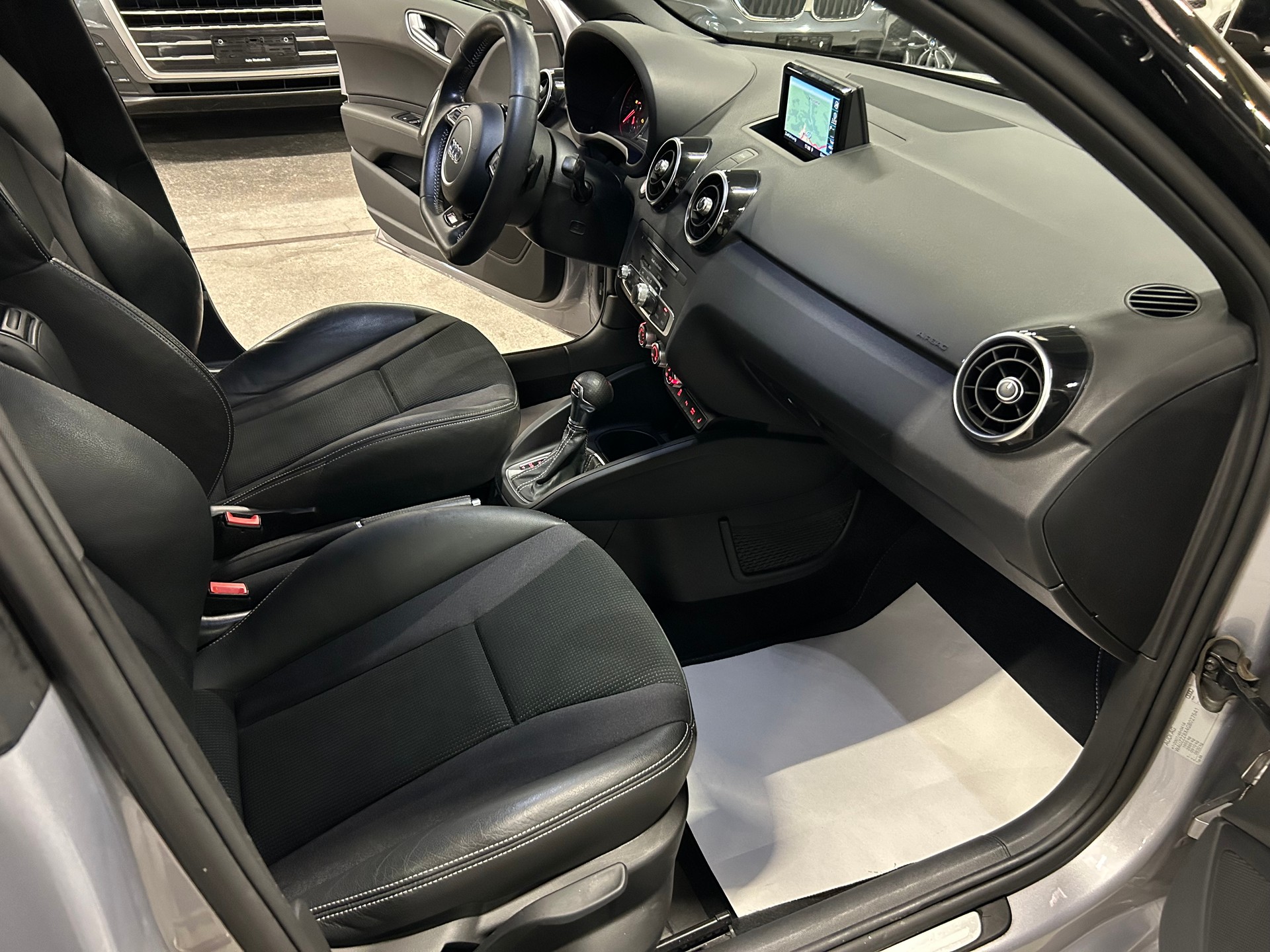 AUDI A1 Sportback 1.4 TFSI S-LINE S-tronic-image-13
