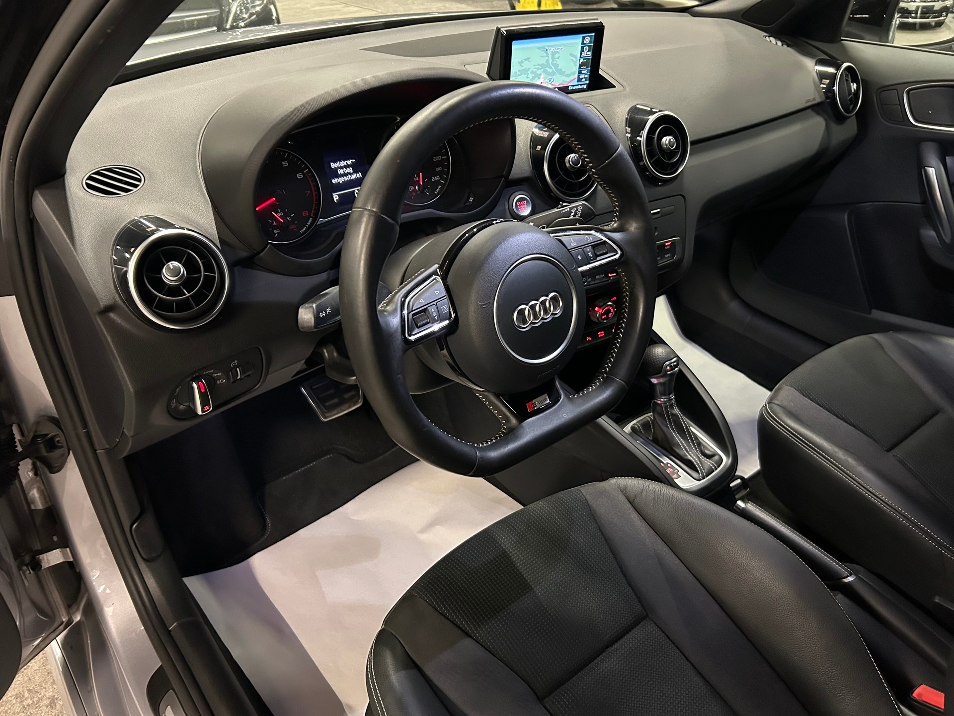 AUDI A1 Sportback 1.4 TFSI S-LINE S-tronic-image-11