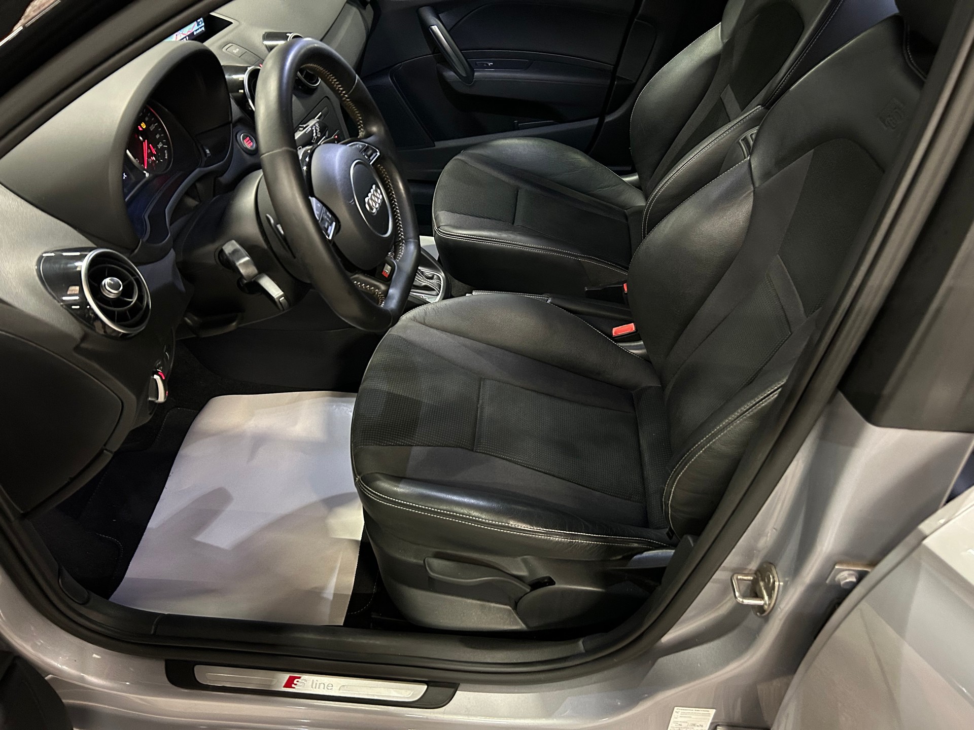 AUDI A1 Sportback 1.4 TFSI S-LINE S-tronic-image-9