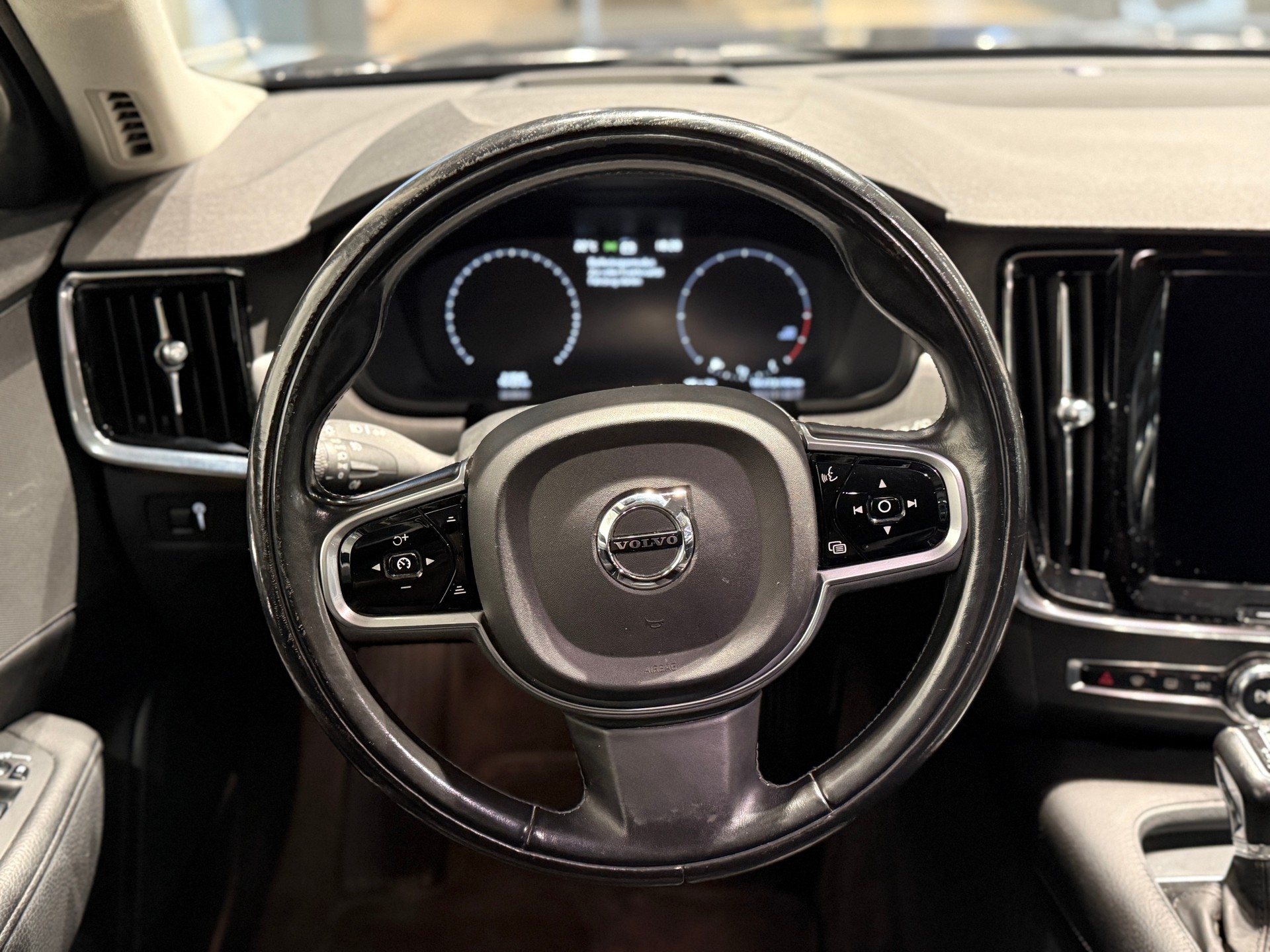 VOLVO V90 D5 AWD Momentum Geartronic Powerpulse-image-8