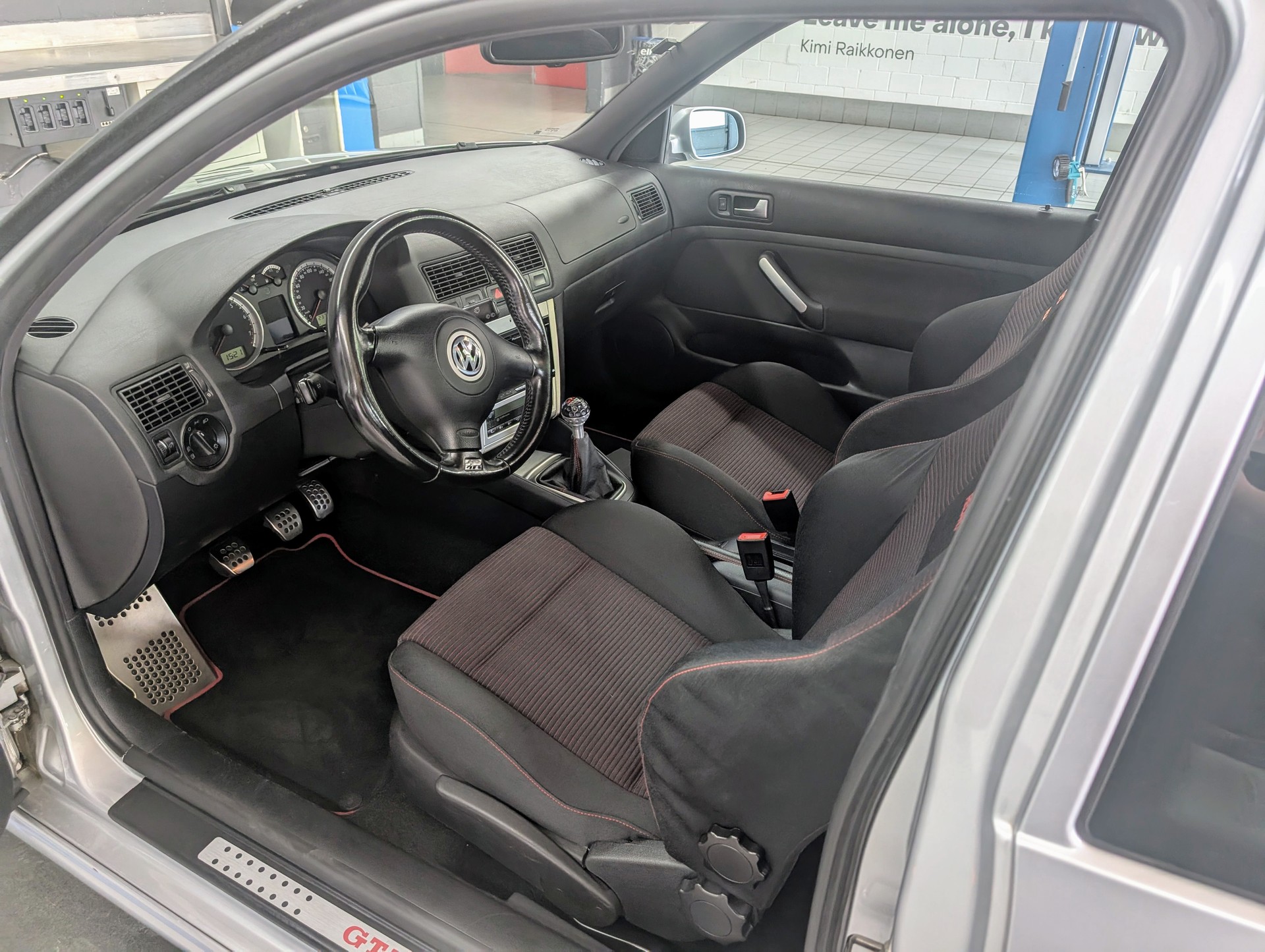 VW SPORTEC 2.0 T GTI 25 Years-image-2