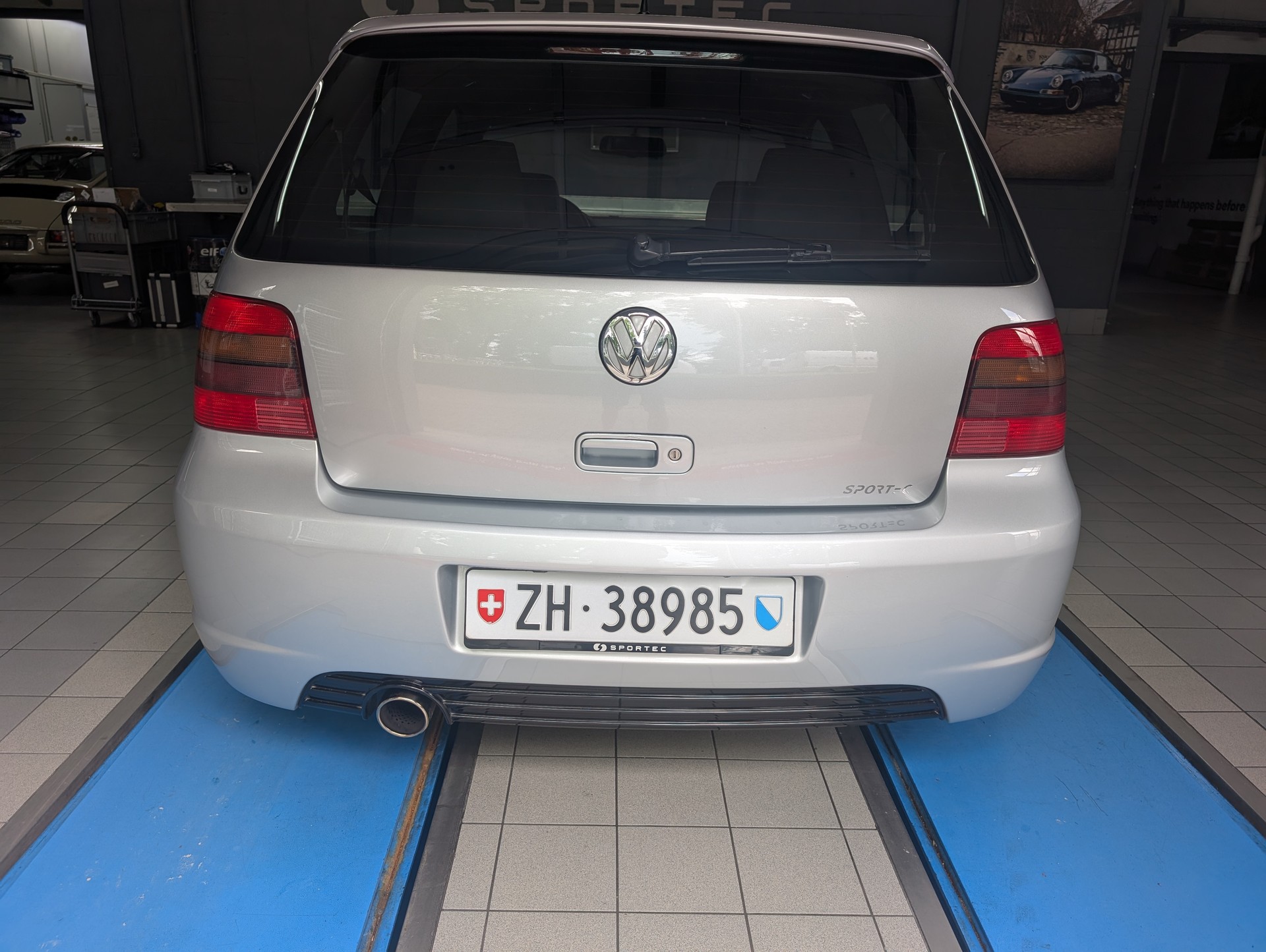 VW SPORTEC 2.0 T GTI 25 Years-image-4