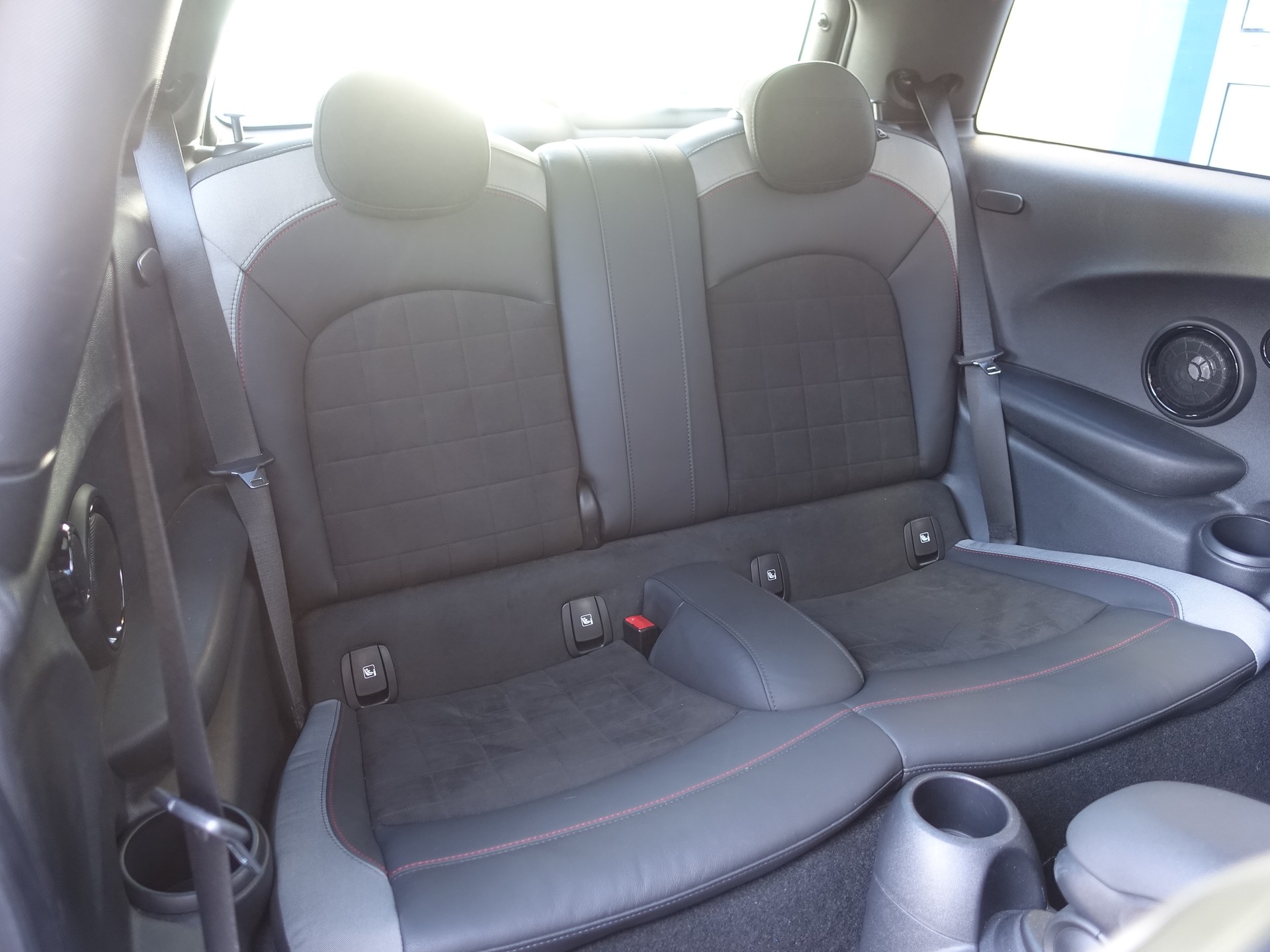 MINI Cooper John Cooper Works Steptronic-image-13