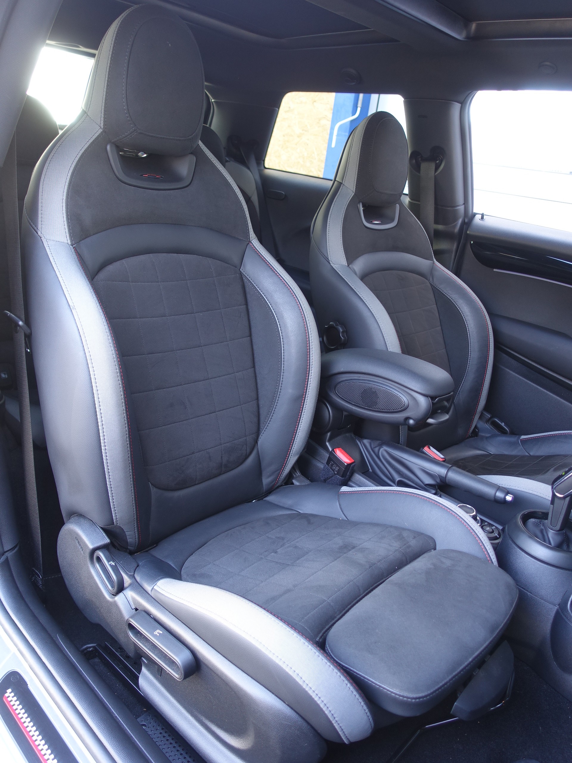 MINI Cooper John Cooper Works Steptronic-image-9