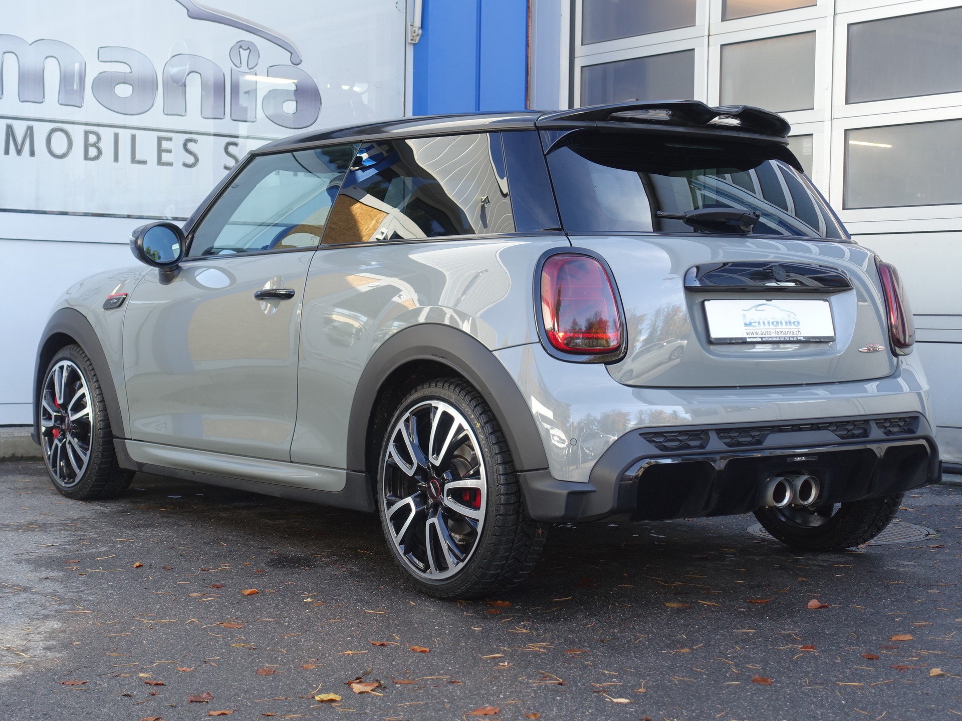 MINI Cooper John Cooper Works Steptronic-image-4