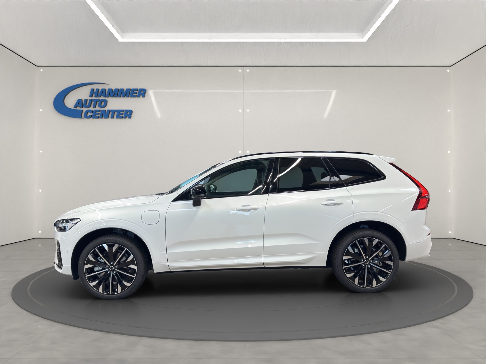 VOLVO XC60 2.0 T6 TE Ultra Dark eAWD-image-1