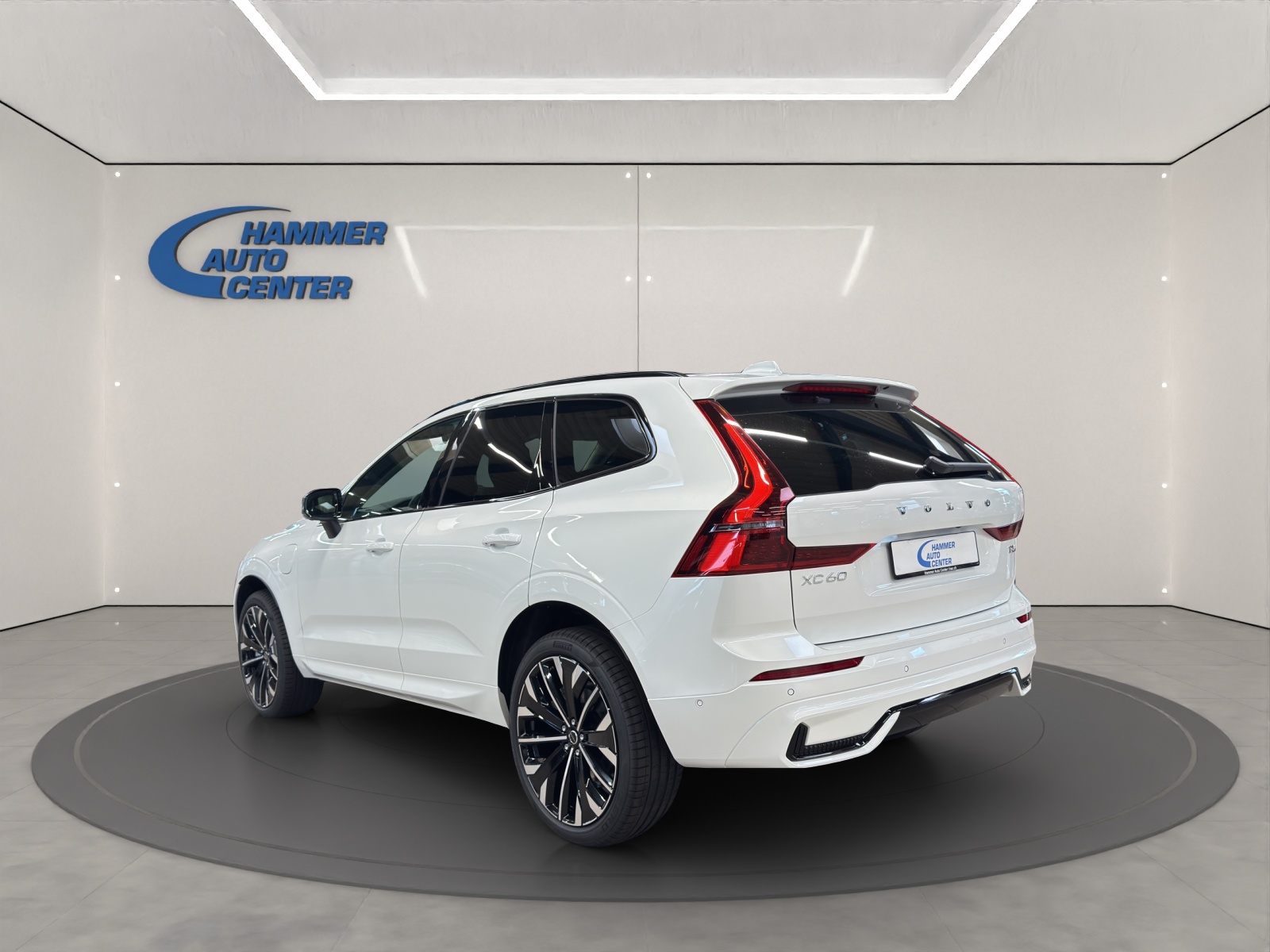 VOLVO XC60 2.0 T6 TE Ultra Dark eAWD-image-2