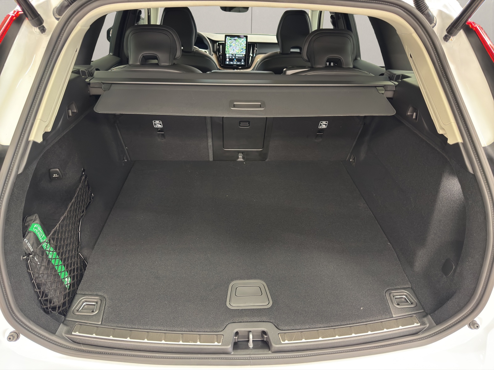 VOLVO XC60 2.0 T6 TE Ultra Dark eAWD-image-7