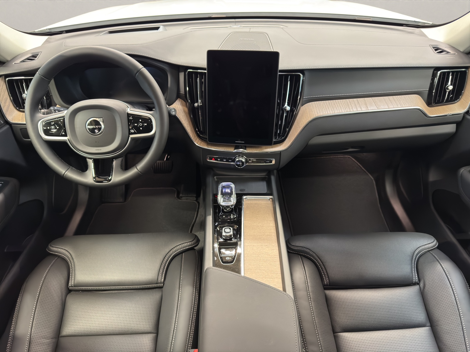 VOLVO XC60 2.0 T6 TE Ultra Dark eAWD-image-13