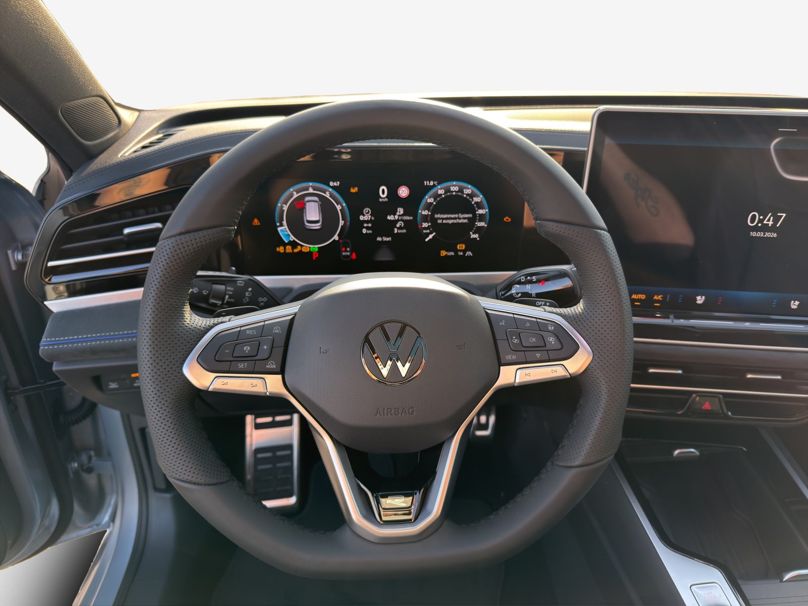 VW Passat R-Line 2.0TSI 265PS DSG 4Motion-image-9