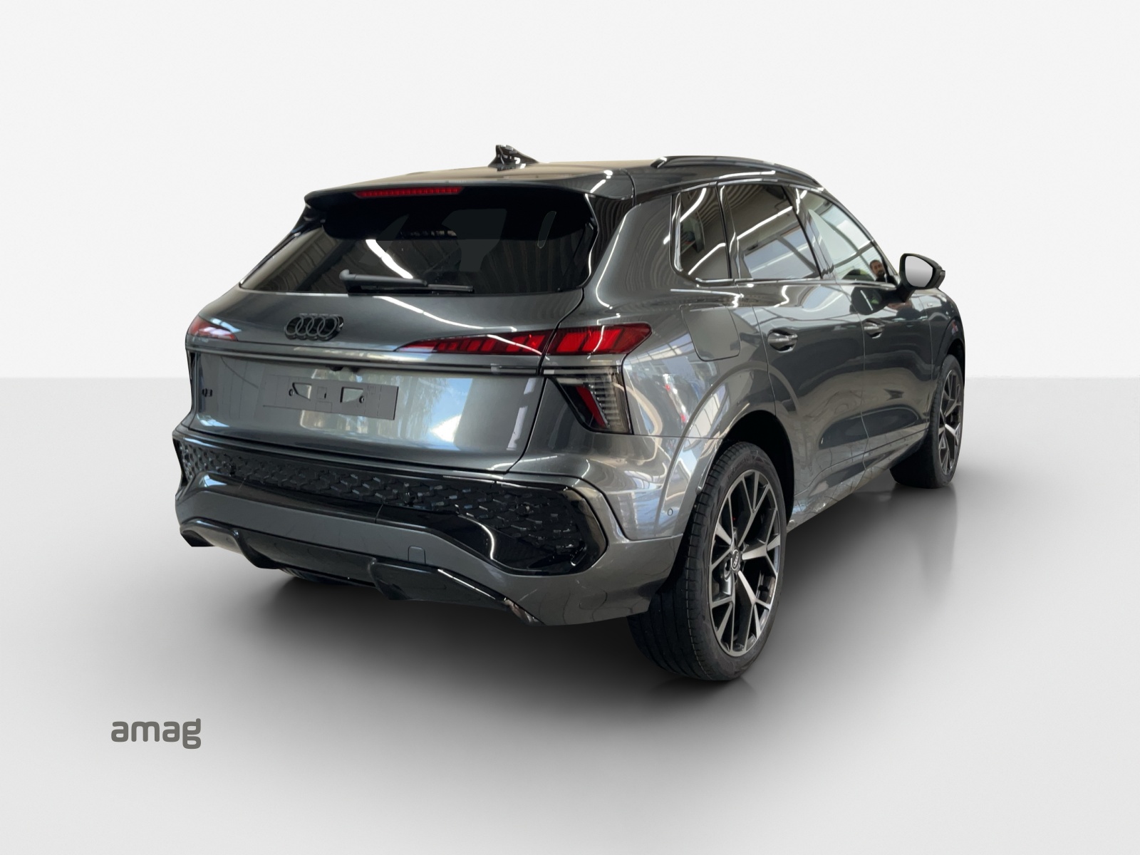 AUDI Q3 SUV 110 kW TFSI S tronic-image-4