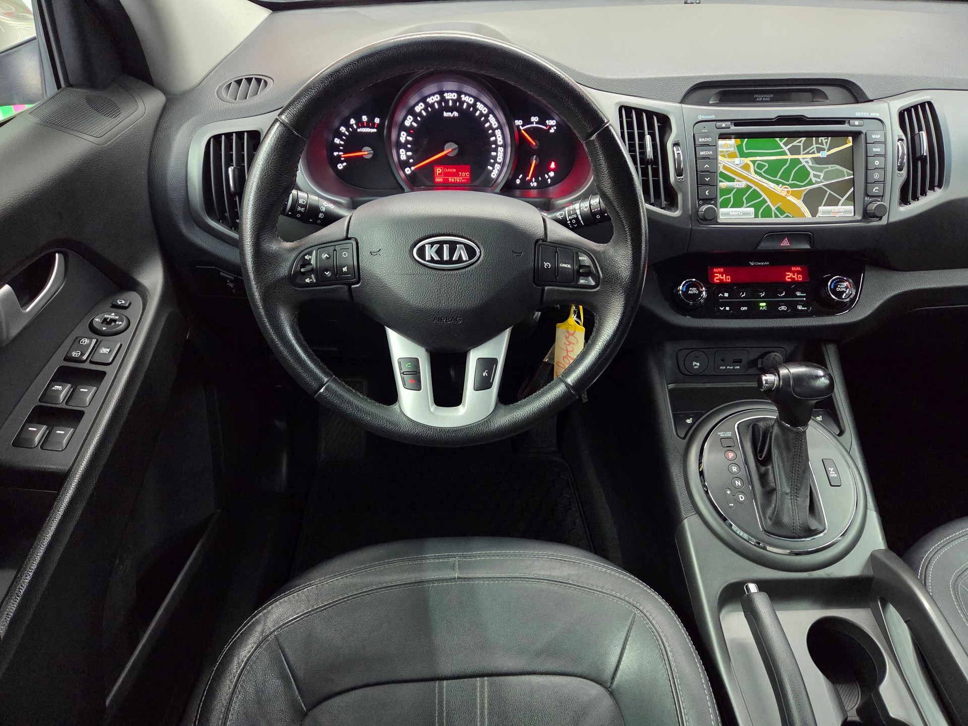 KIA Sportage 2.0 CRDi Style 4WD Automatic-image-8