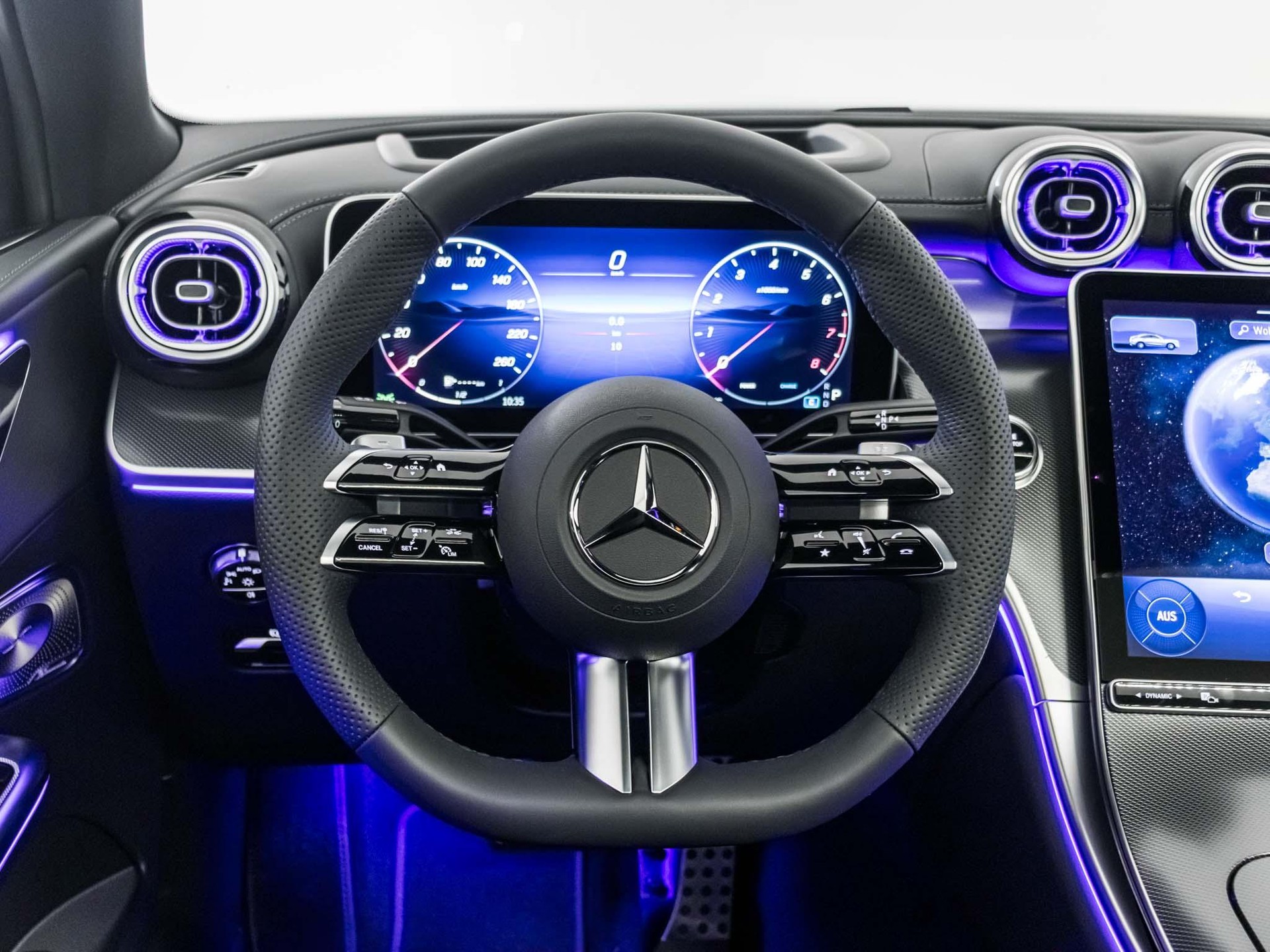 MERCEDES-BENZ GLC 300 4MATIC Coupé-image-10