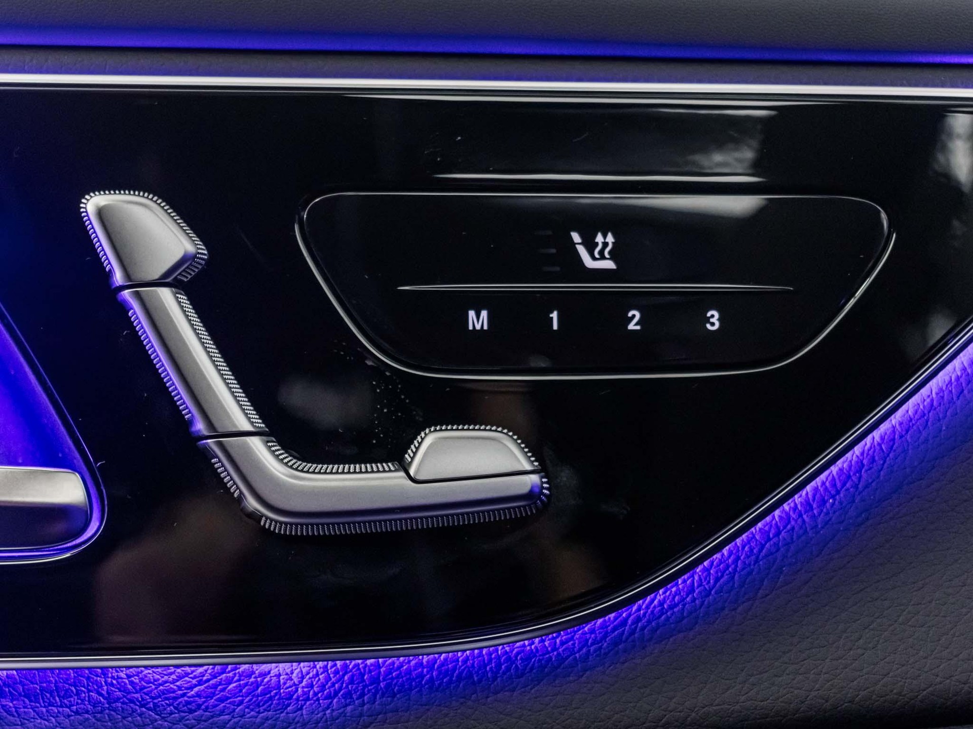 MERCEDES-BENZ GLC 300 4MATIC Coupé-image-12