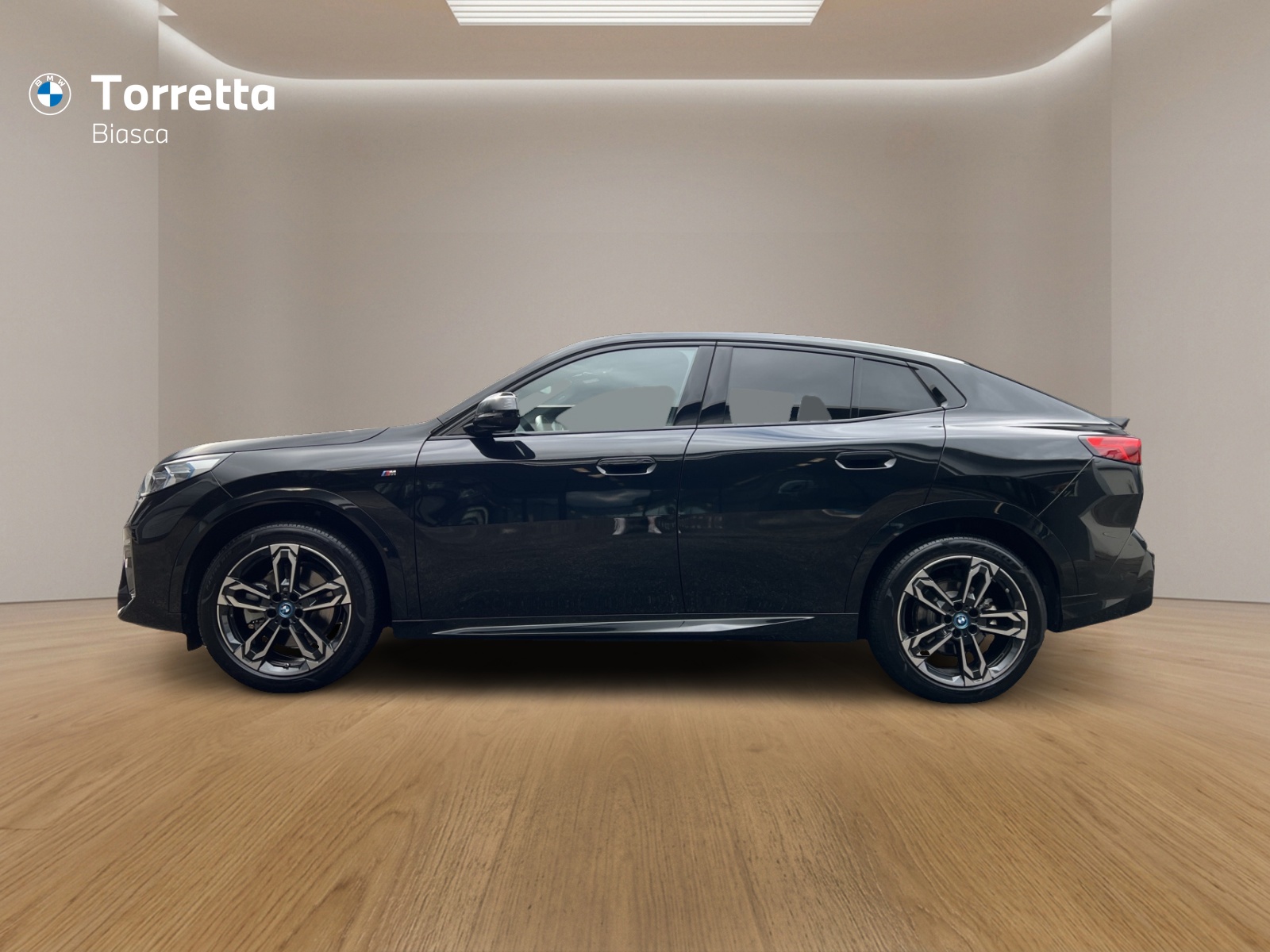 BMW iX2 xDrive 30 M Sport-image-2