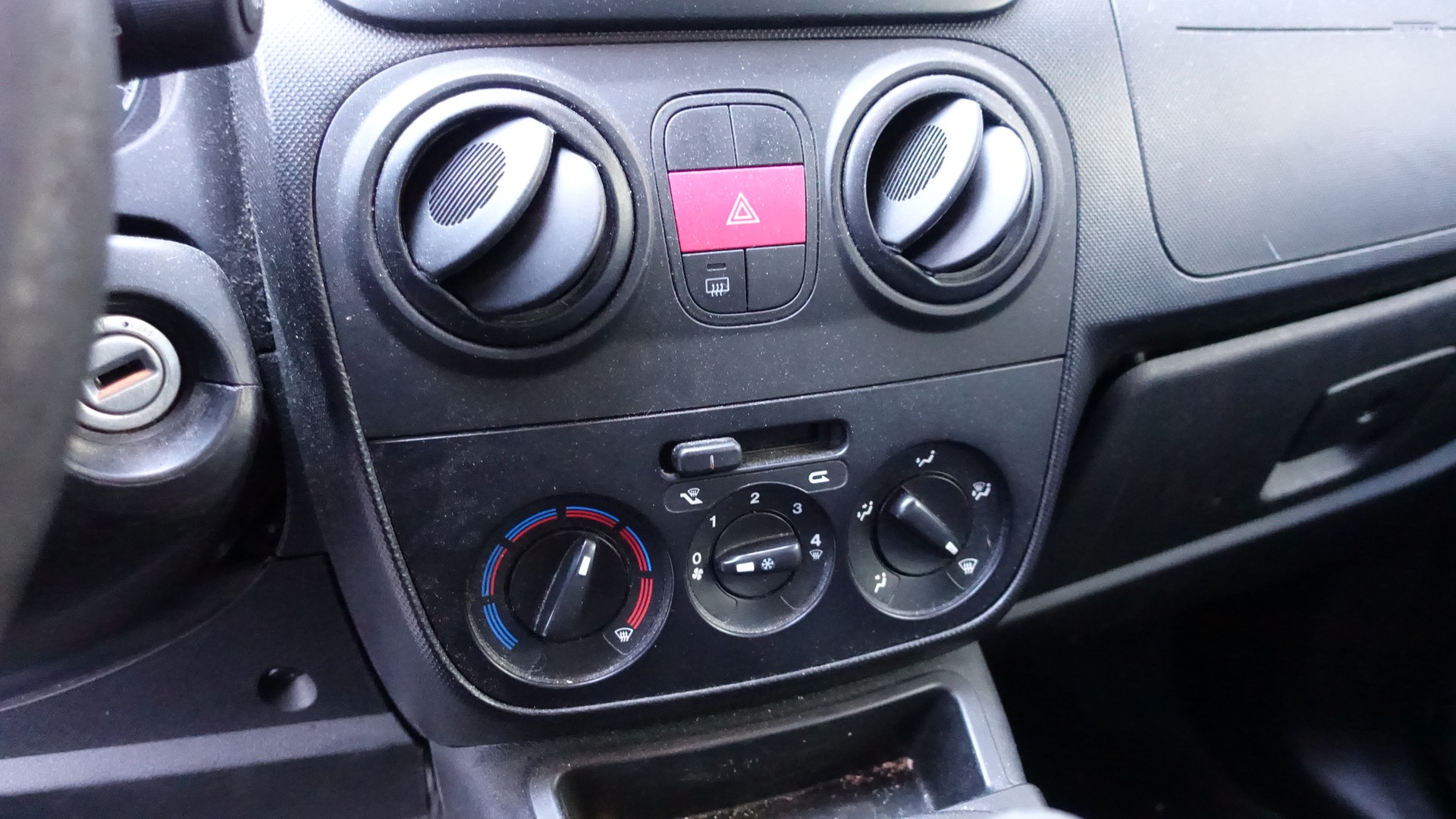 PEUGEOT Bipper Tepee 1.4 Outdoor-image-6
