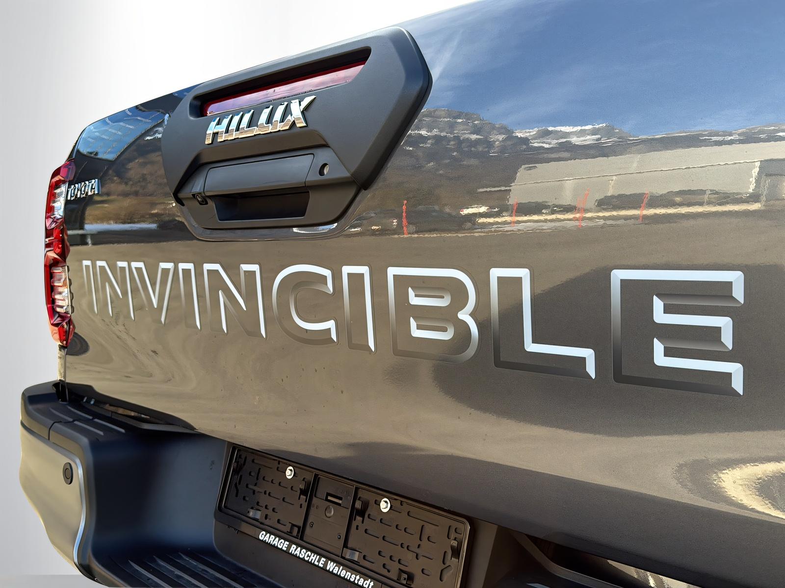 TOYOTA Hilux Double Cab.-Pick-up 2.8 D-4D MHEV 204 Invincible-image-8