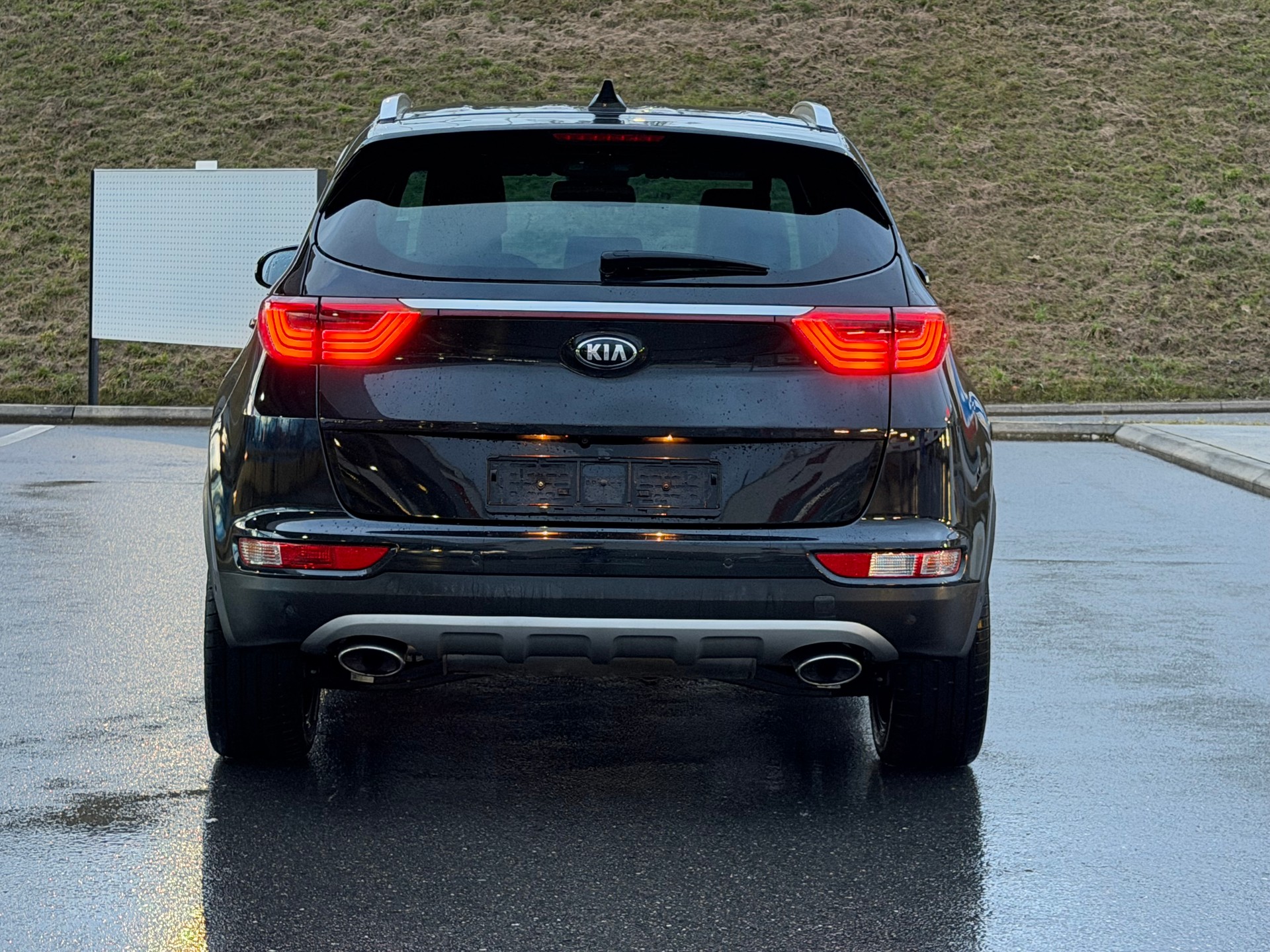 KIA Sportage 2.0CRDi Style GT Line 4WD Automat-image-4