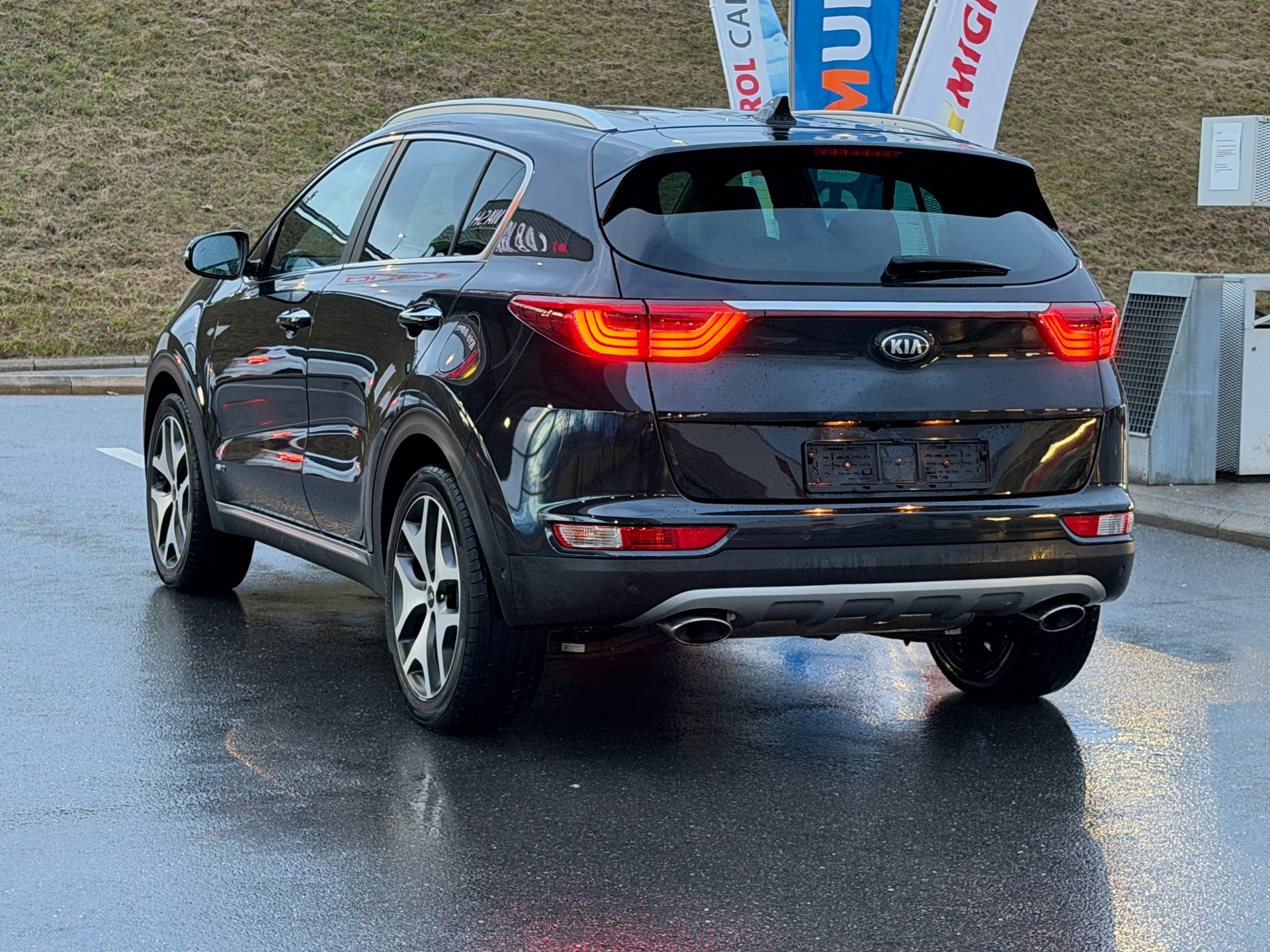 KIA Sportage 2.0CRDi Style GT Line 4WD Automat-image-5
