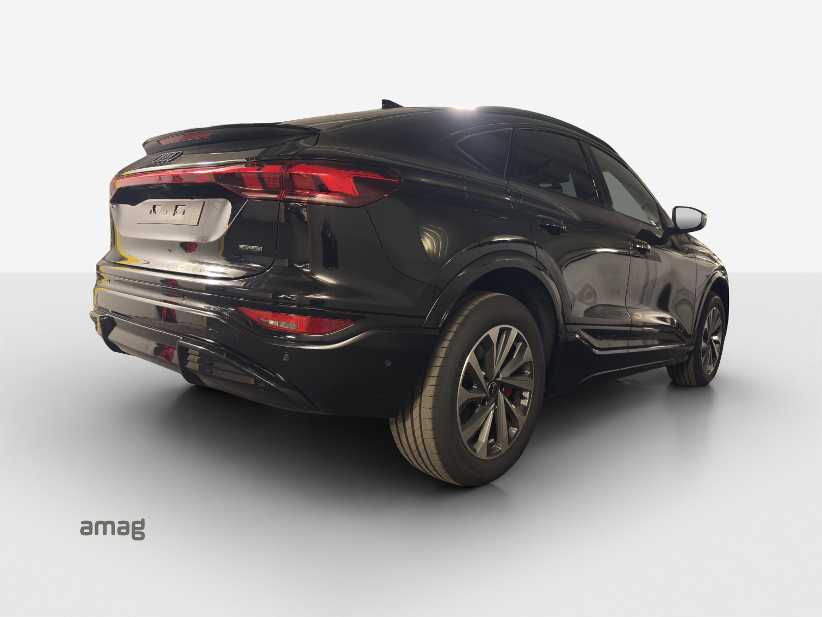 AUDI Q6 Sportback e-tron quattro-image-4
