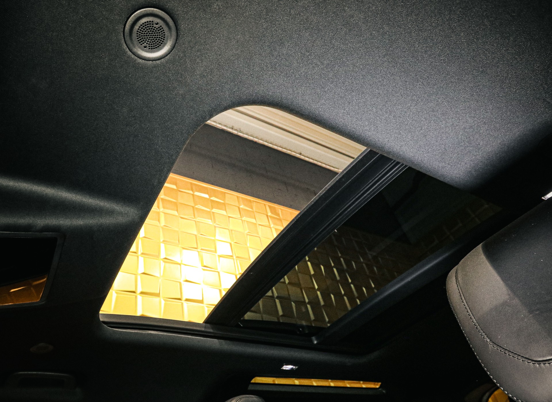 LAND ROVER Defender 90 P400 I6 HSE 3.0 X-Dynamic AT8-image-10