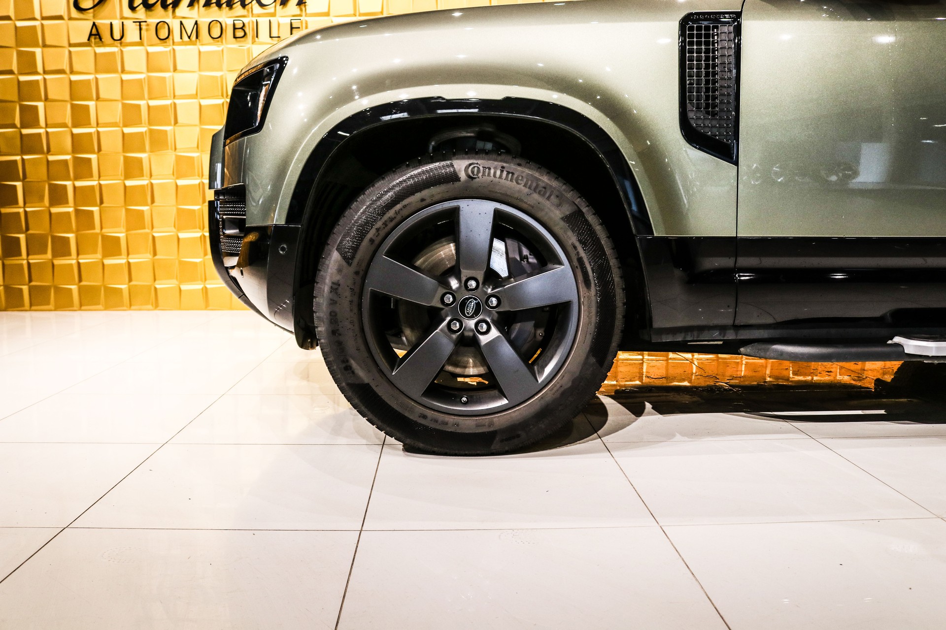 LAND ROVER Defender 90 P400 I6 HSE 3.0 X-Dynamic AT8-image-7