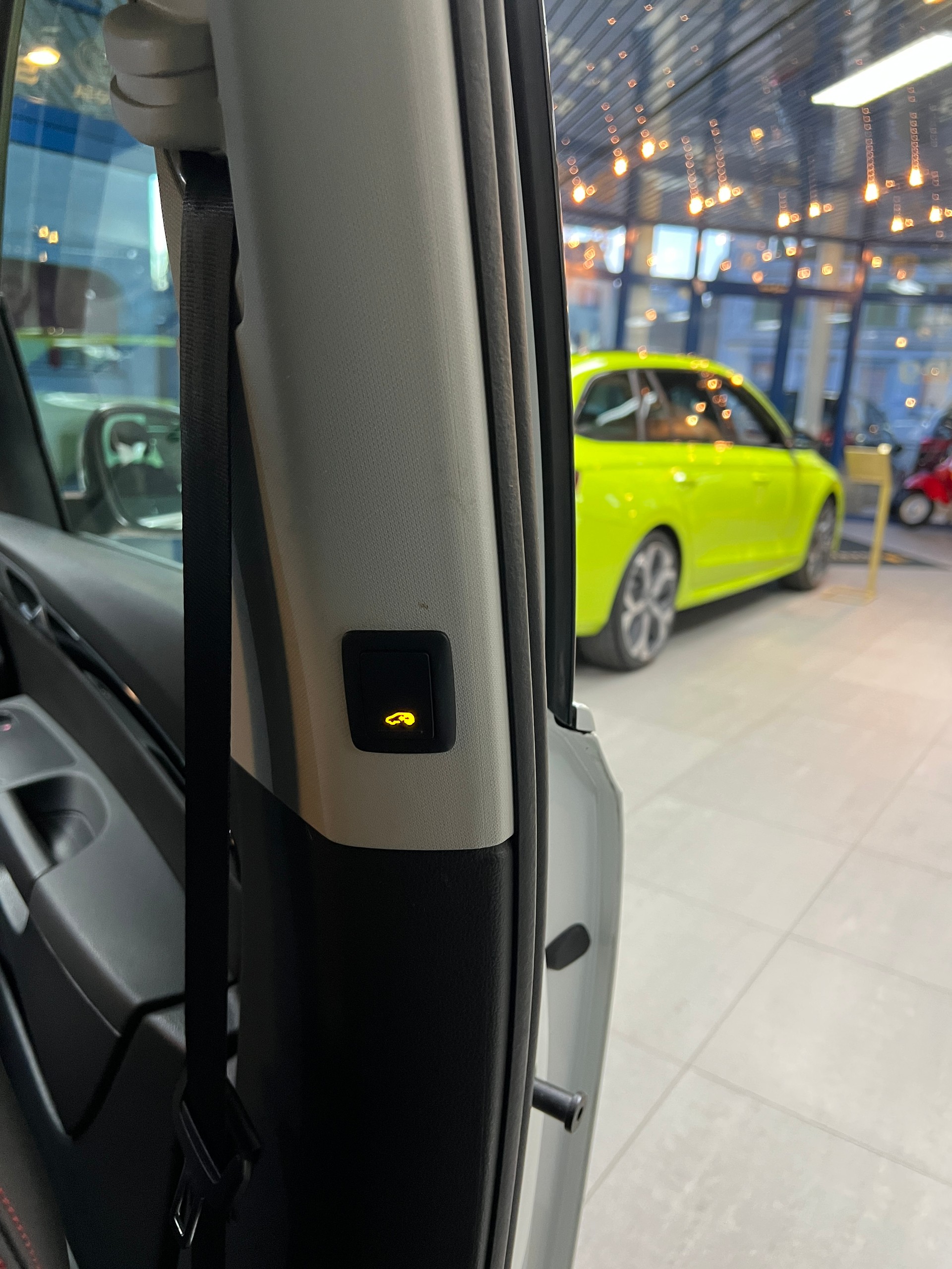 SEAT Alhambra 2.0 TDI DSG SWISS FR-image-11